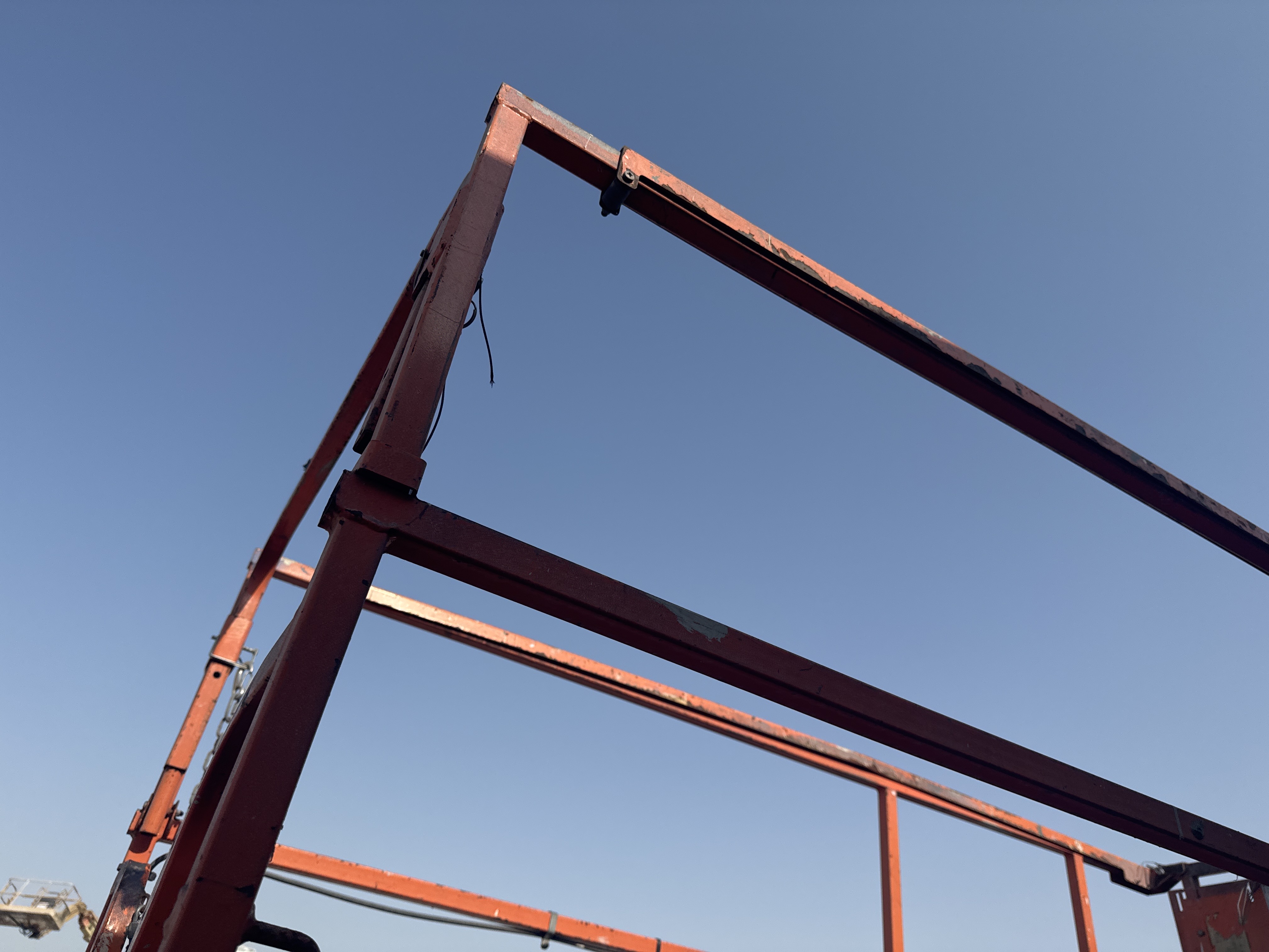SLA-012-JLG-2646ES-Scissor-lifts-inspection-Structure-Guard-rail-1