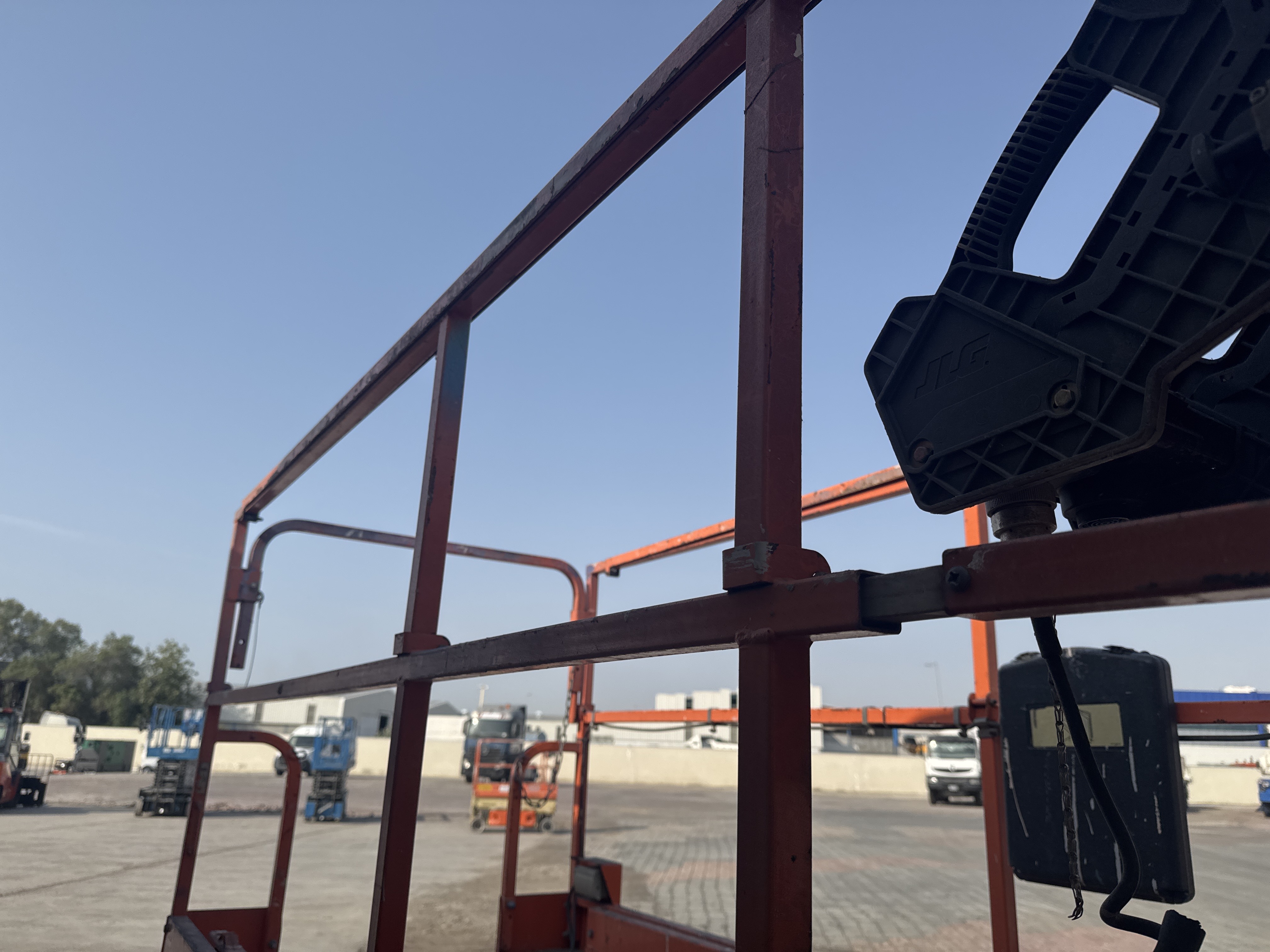 SLA-012-JLG-2646ES-Scissor-lifts-inspection-Structure-Guard-rail-1
