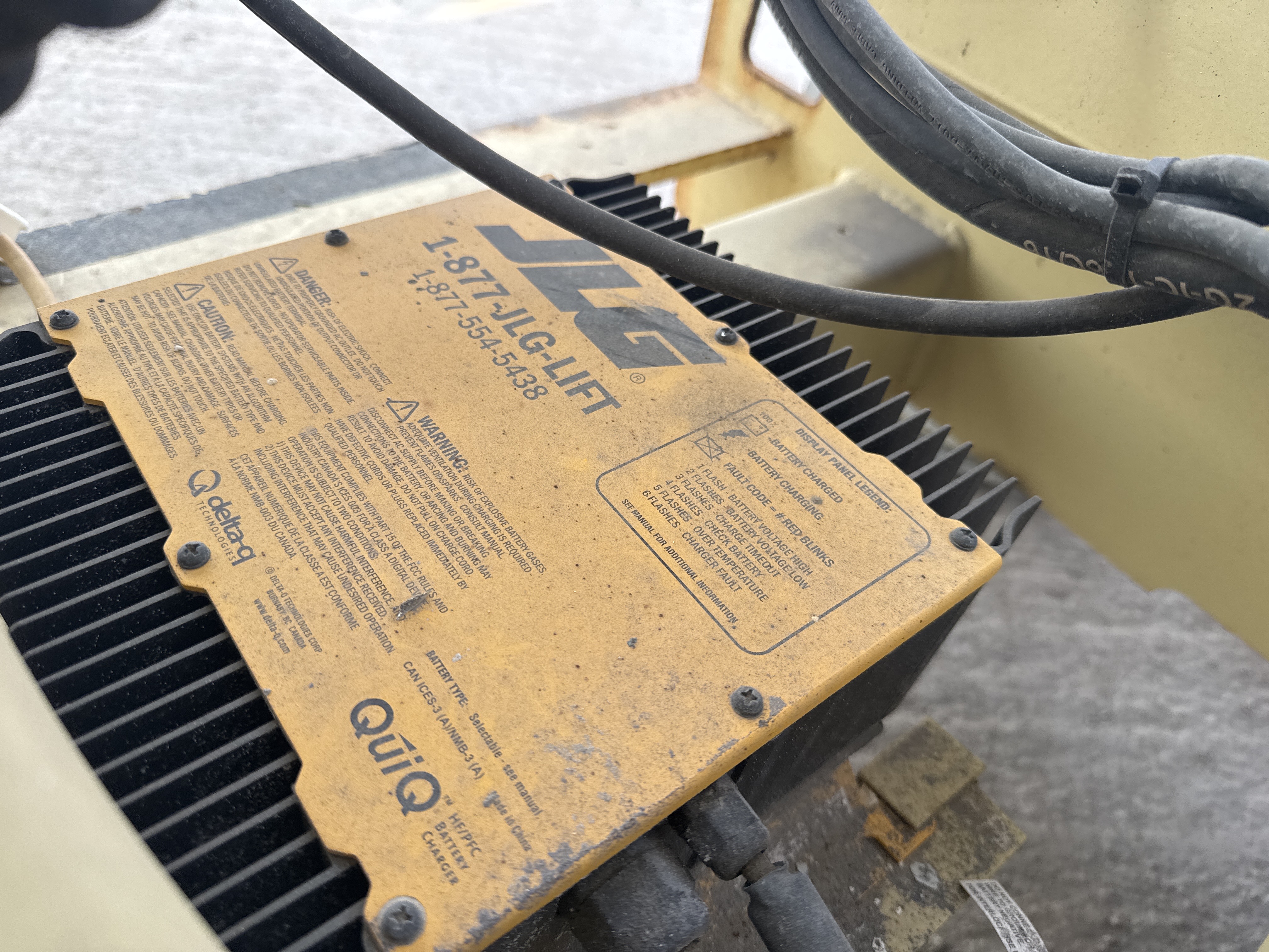 SLA-012-JLG-2646ES-Scissor-lifts-inspection-Electronics-Battery-and-charging-system-1