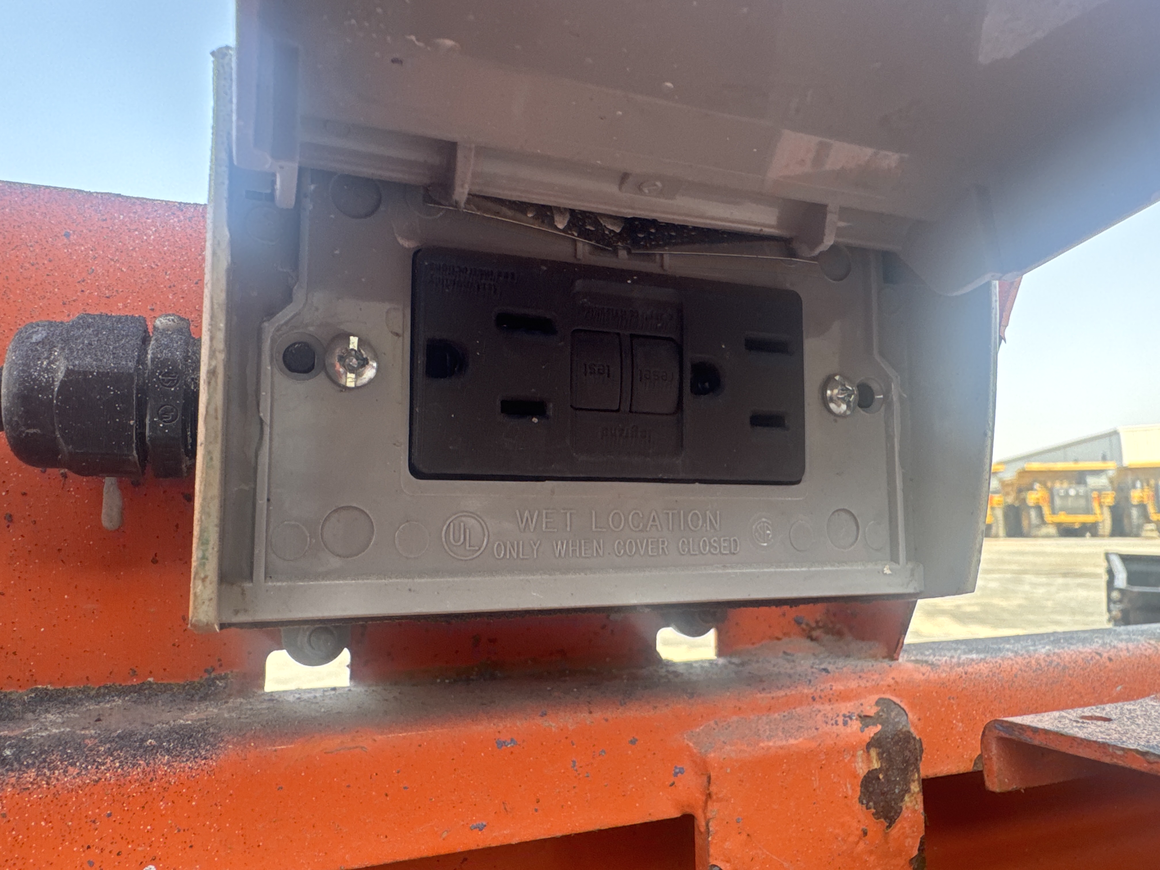 SLA-012-JLG-2646ES-Scissor-lifts-inspection-Electronics-Electronic-instrument-board-1