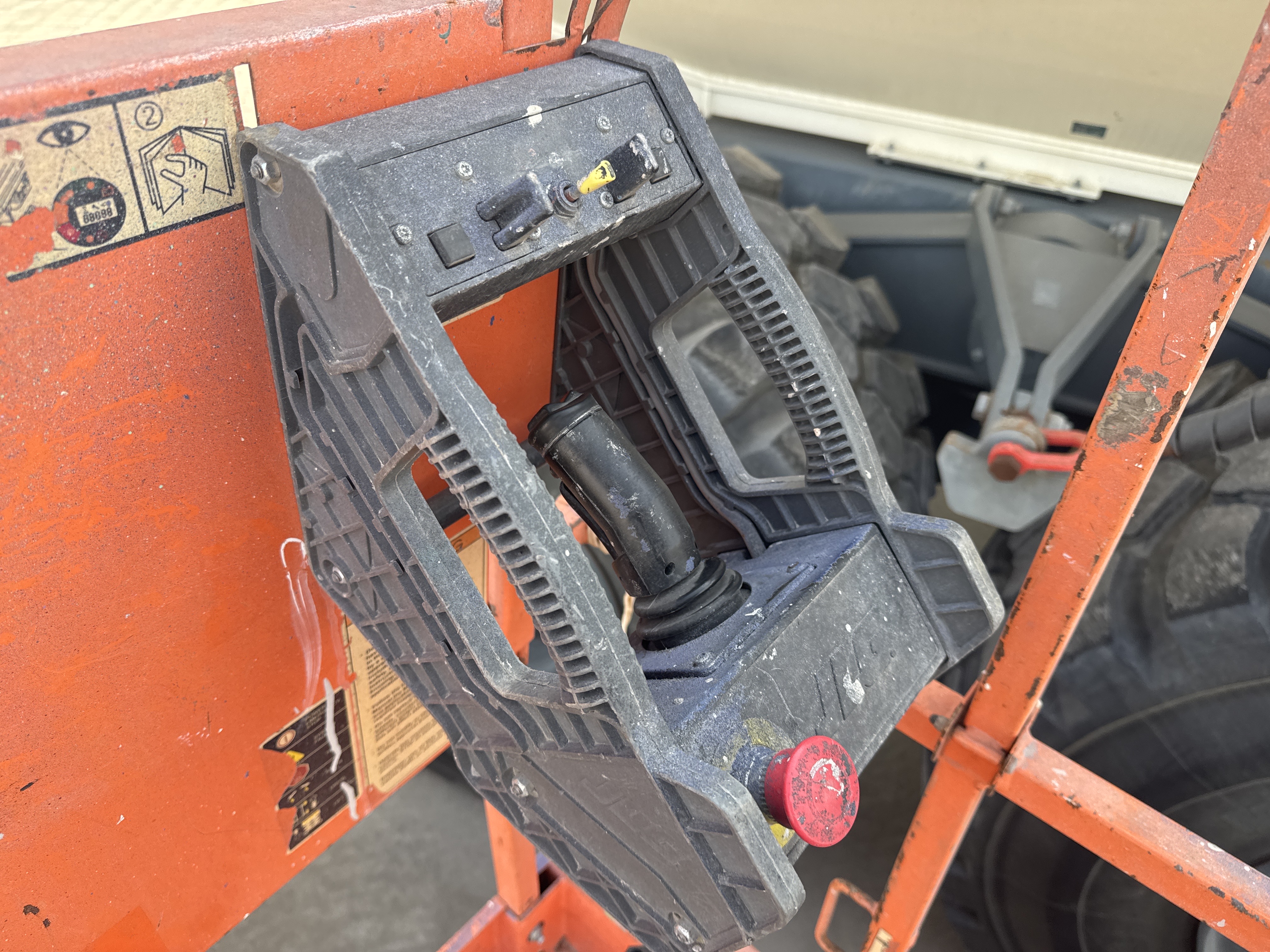 SLA-012-JLG-2646ES-Scissor-lifts-inspection-Cabin-Platform-control-1