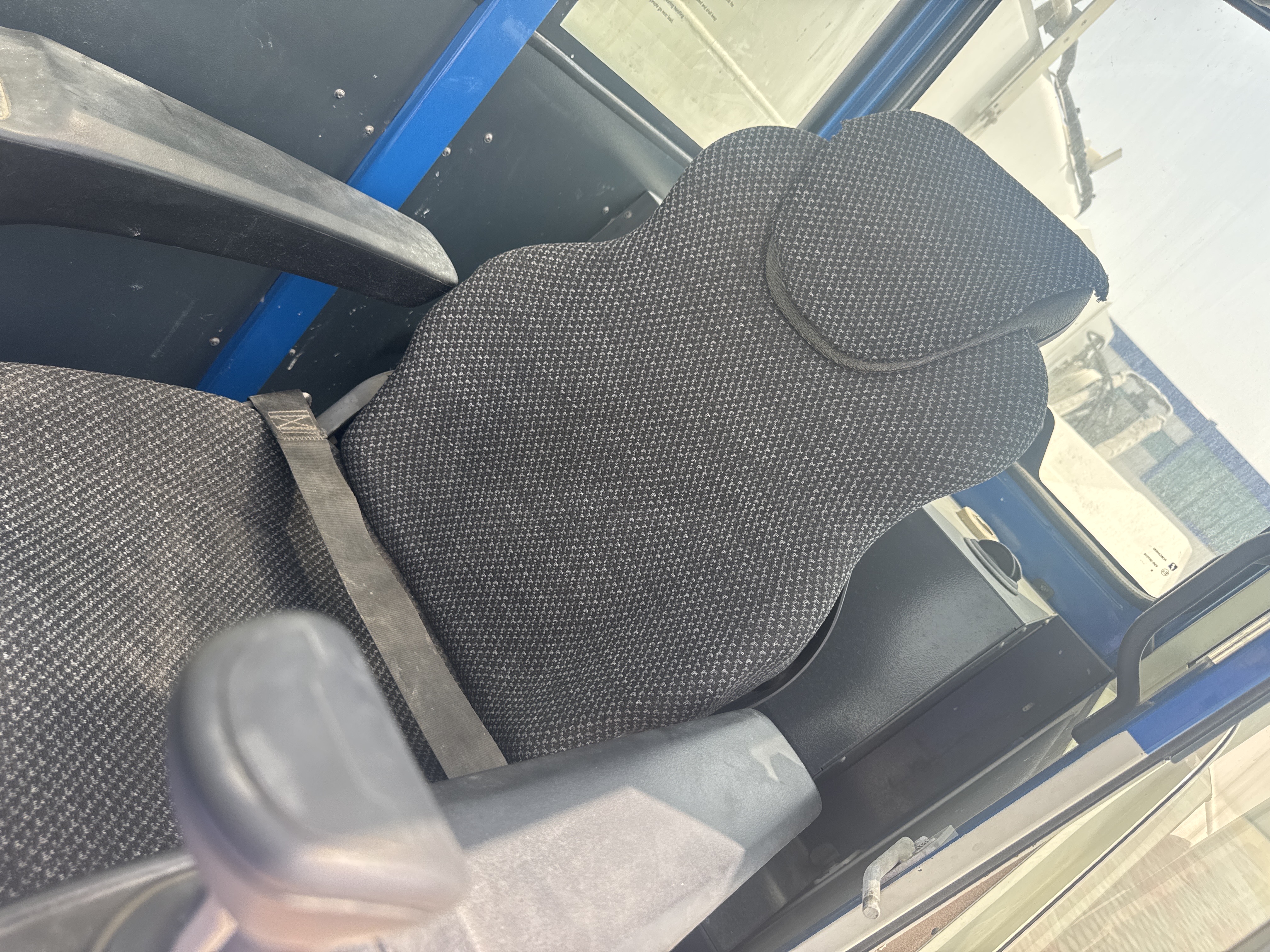 RTC-001-Manotti-ARM-550-Rough-terrain-cranes-inspection-Cabin-Seats/armrests-1