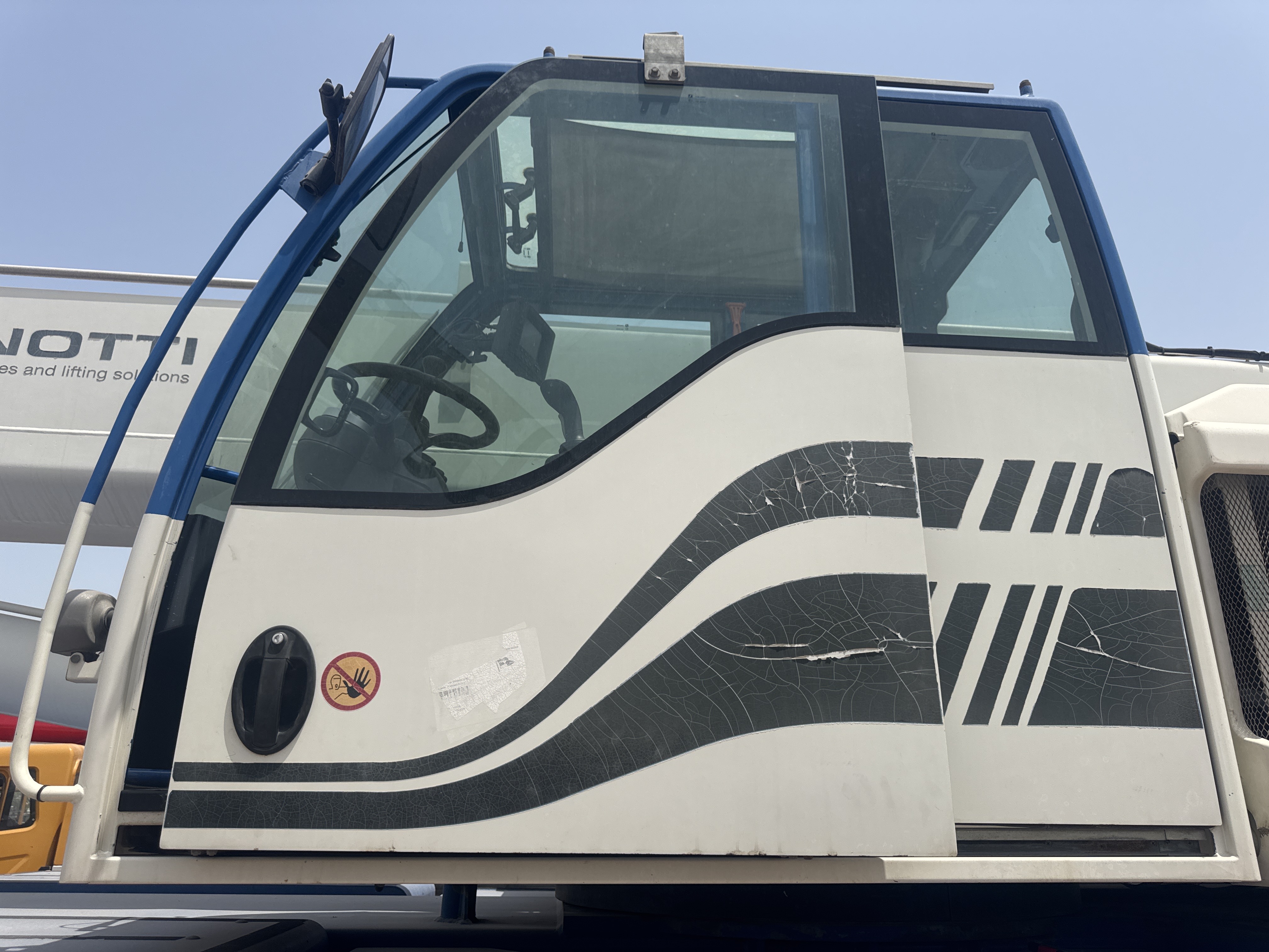 RTC-001-Manotti-ARM-550-Rough-terrain-cranes-inspection-Structure-Door-frame-1