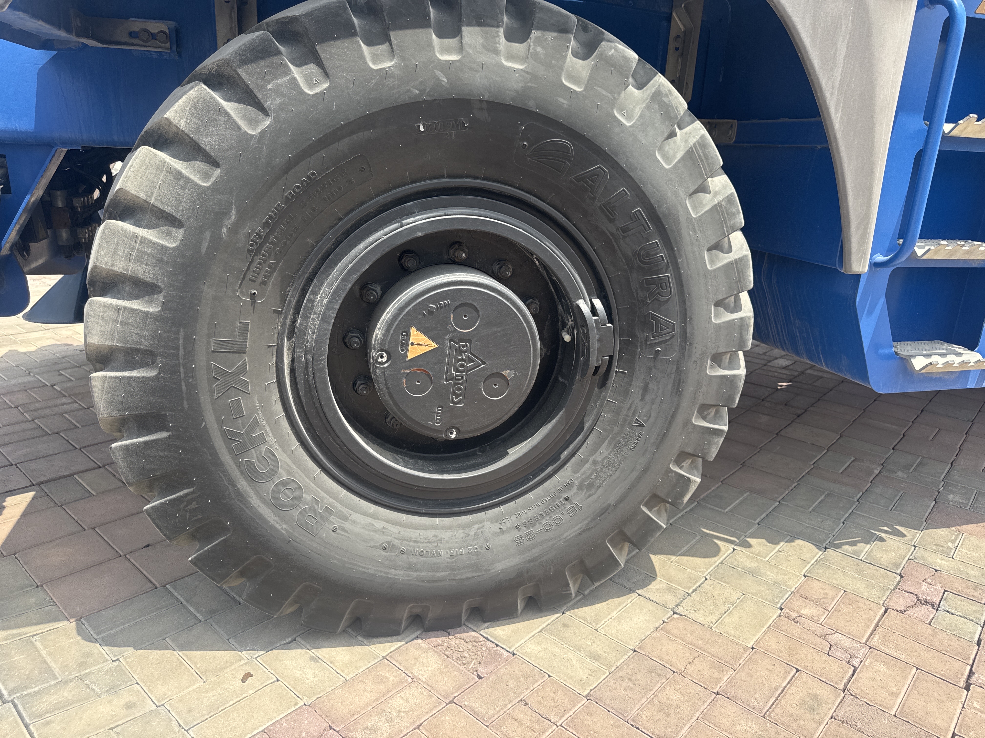 RTC-001-Manotti-ARM-550-Rough-terrain-cranes-inspection-Chassis-Tires-condition-1