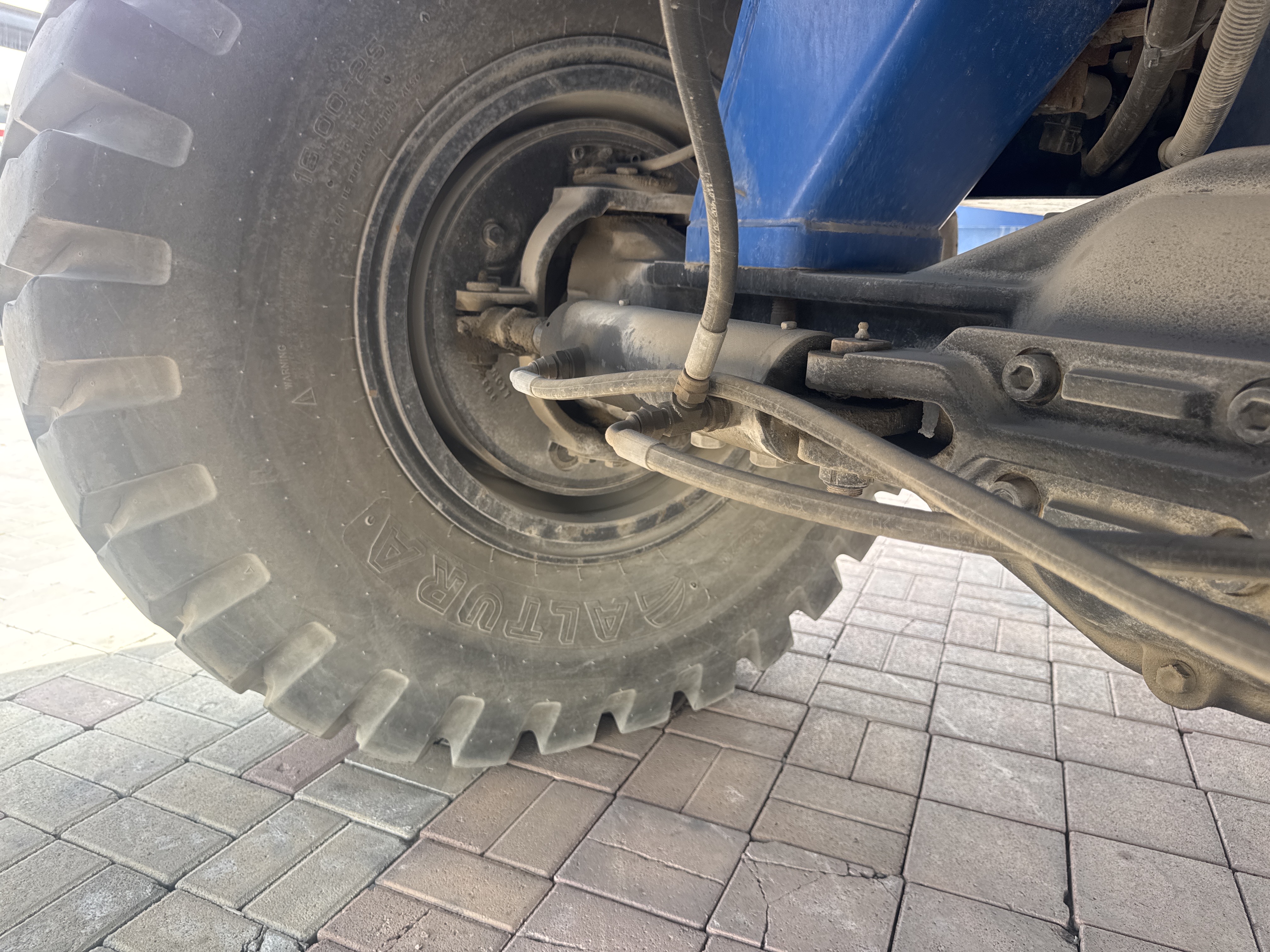 RTC-001-Manotti-ARM-550-Rough-terrain-cranes-inspection-Chassis-Wheel-hub-condition-1