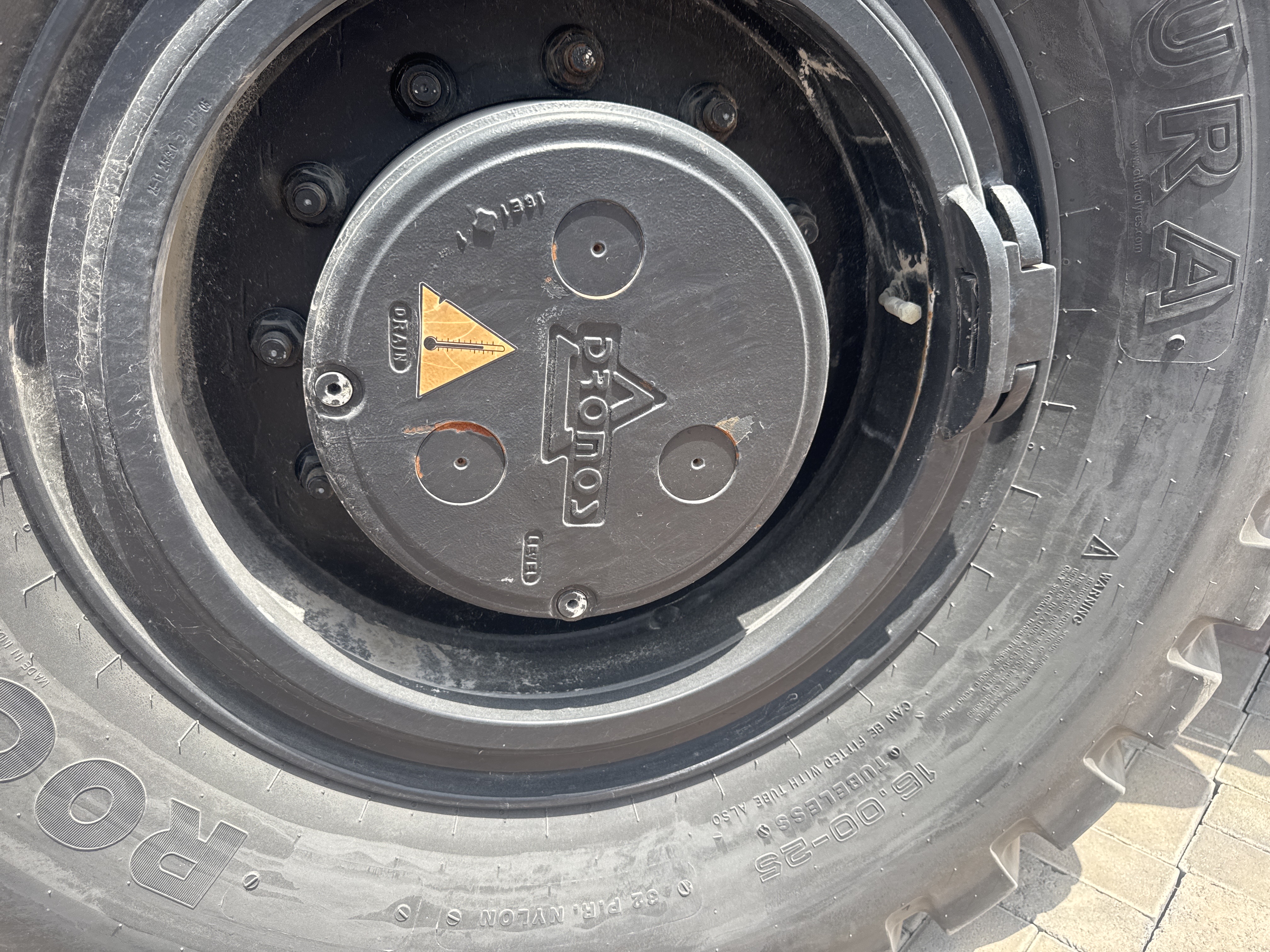 RTC-001-Manotti-ARM-550-Rough-terrain-cranes-inspection-Chassis-Wheel-hub-condition-1