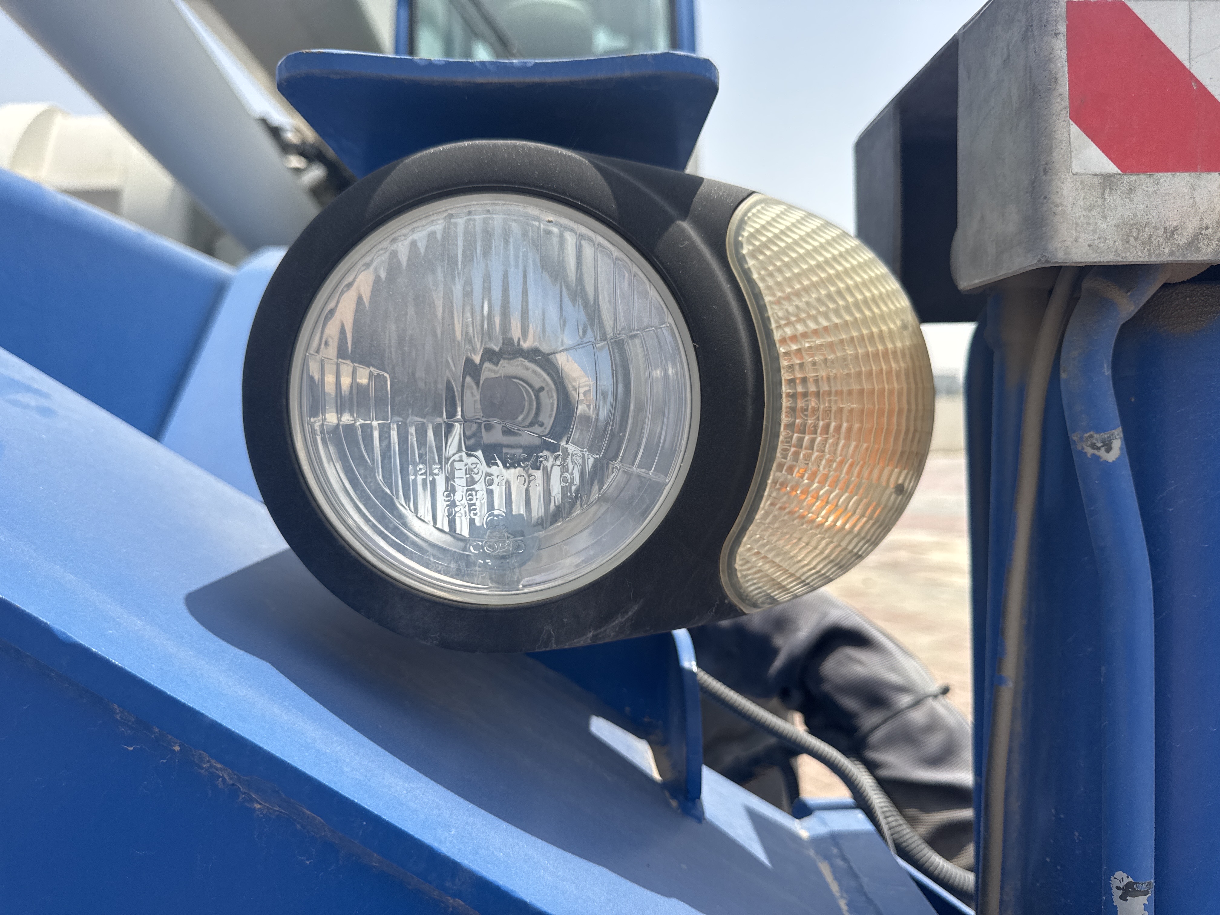 RTC-001-Manotti-ARM-550-Rough-terrain-cranes-inspection-Electronics-Lights-and-signals-1