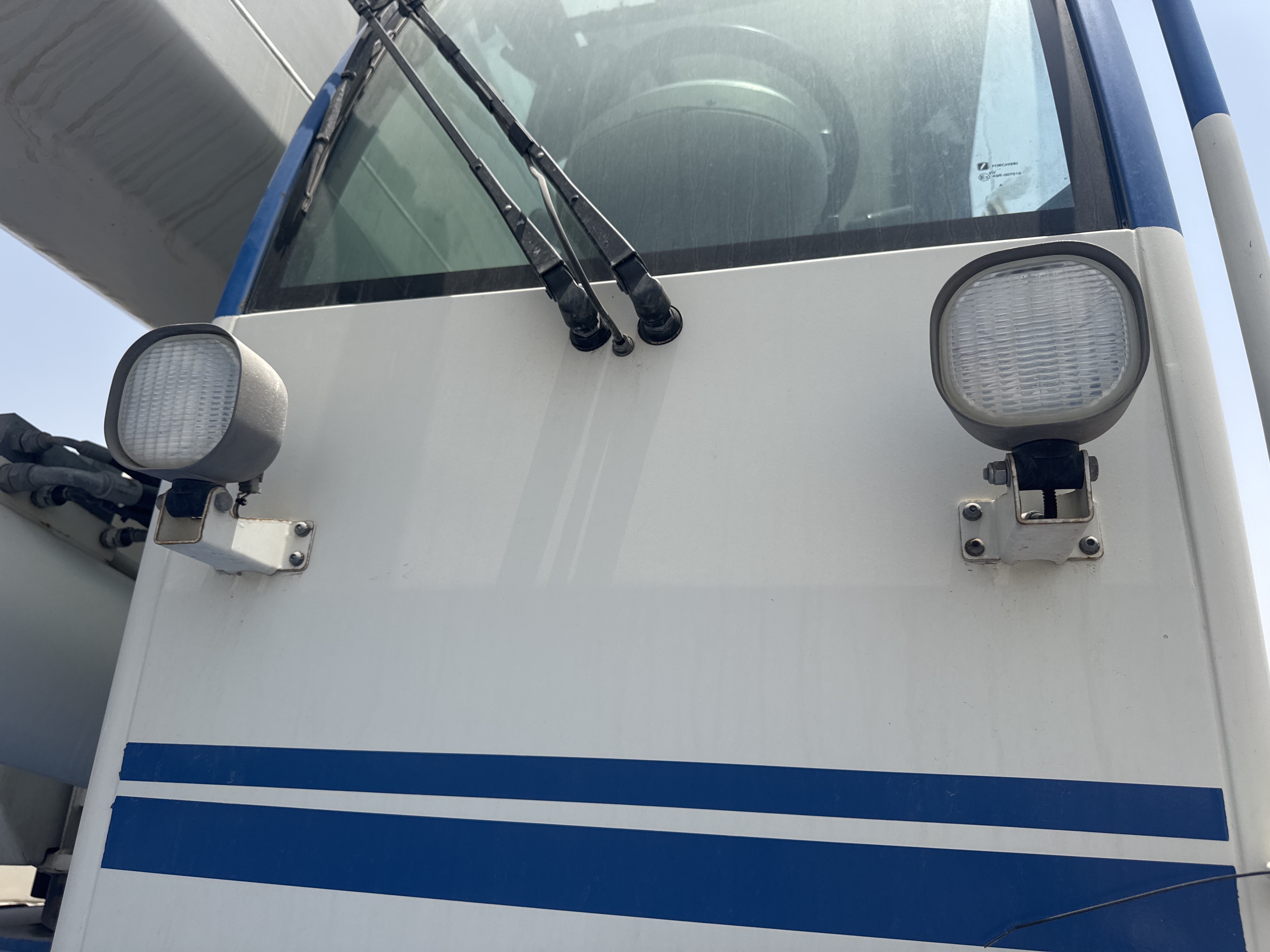 RTC-001-Manotti-ARM-550-Rough-terrain-cranes-inspection-Electronics-Lights-and-signals-1