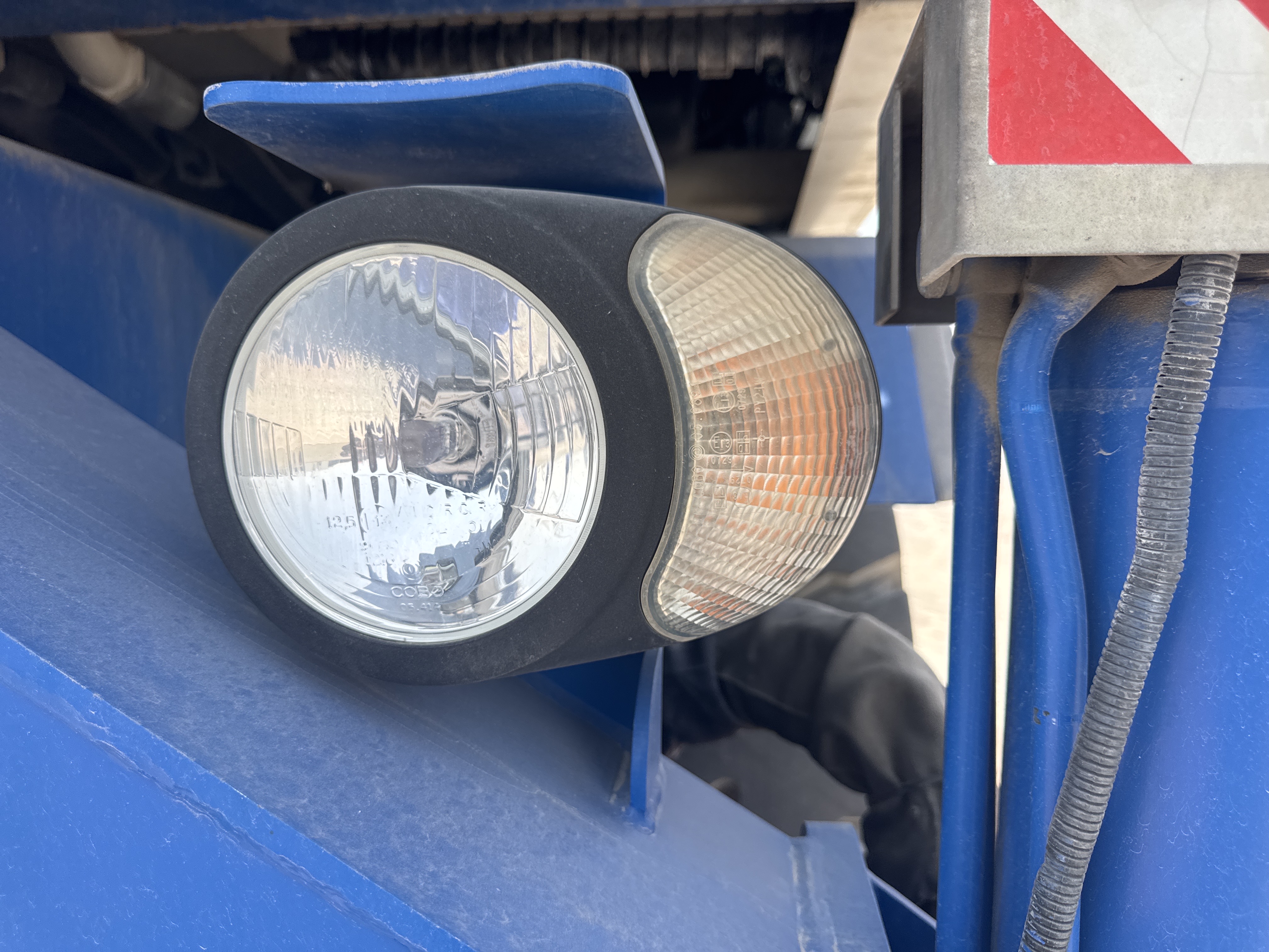RTC-001-Manotti-ARM-550-Rough-terrain-cranes-inspection-Electronics-Lights-and-signals-1