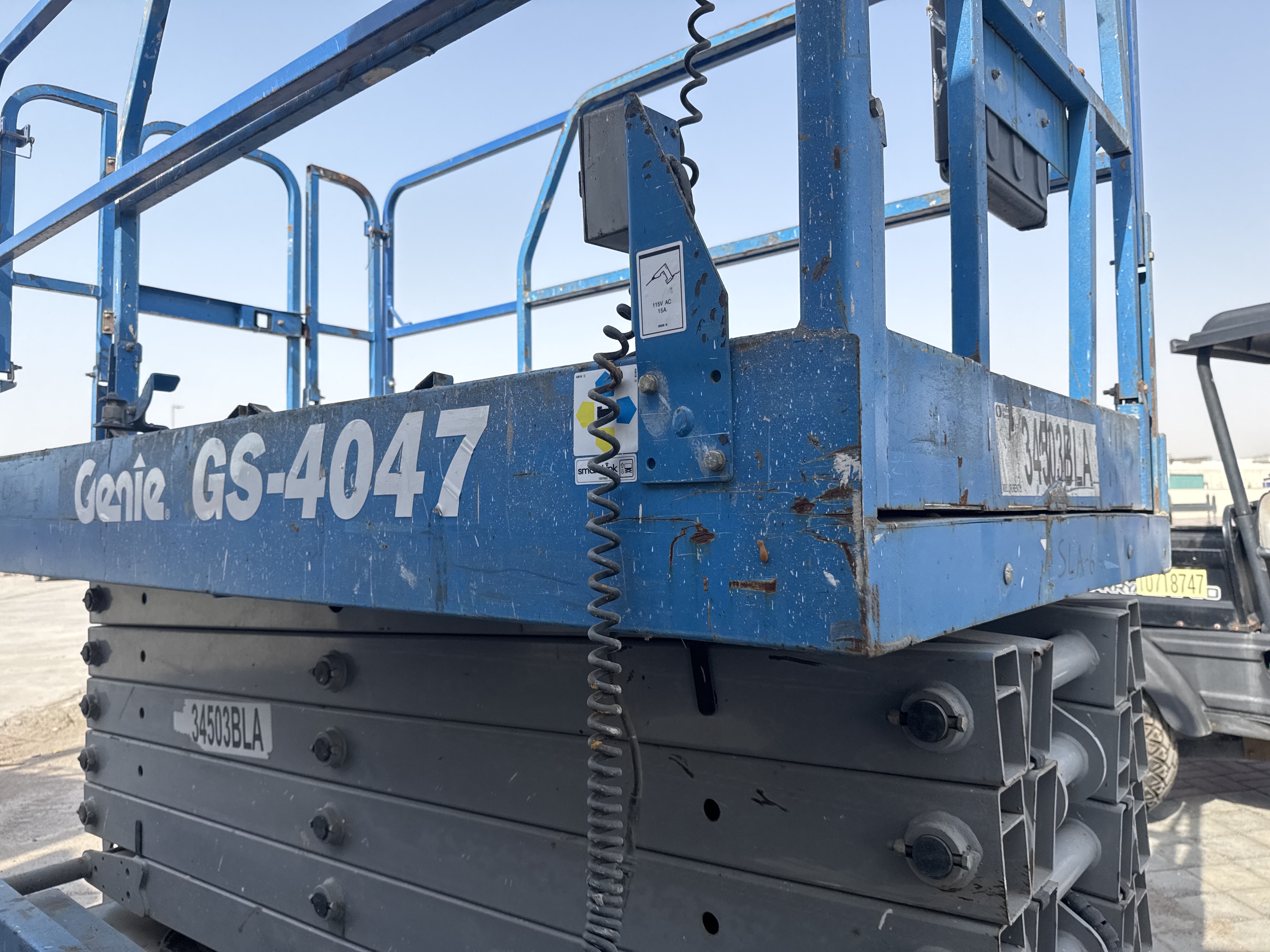 SLA-006-Genie-GS-4047-Scissor-lifts-inspection-Structure-Paint-1
