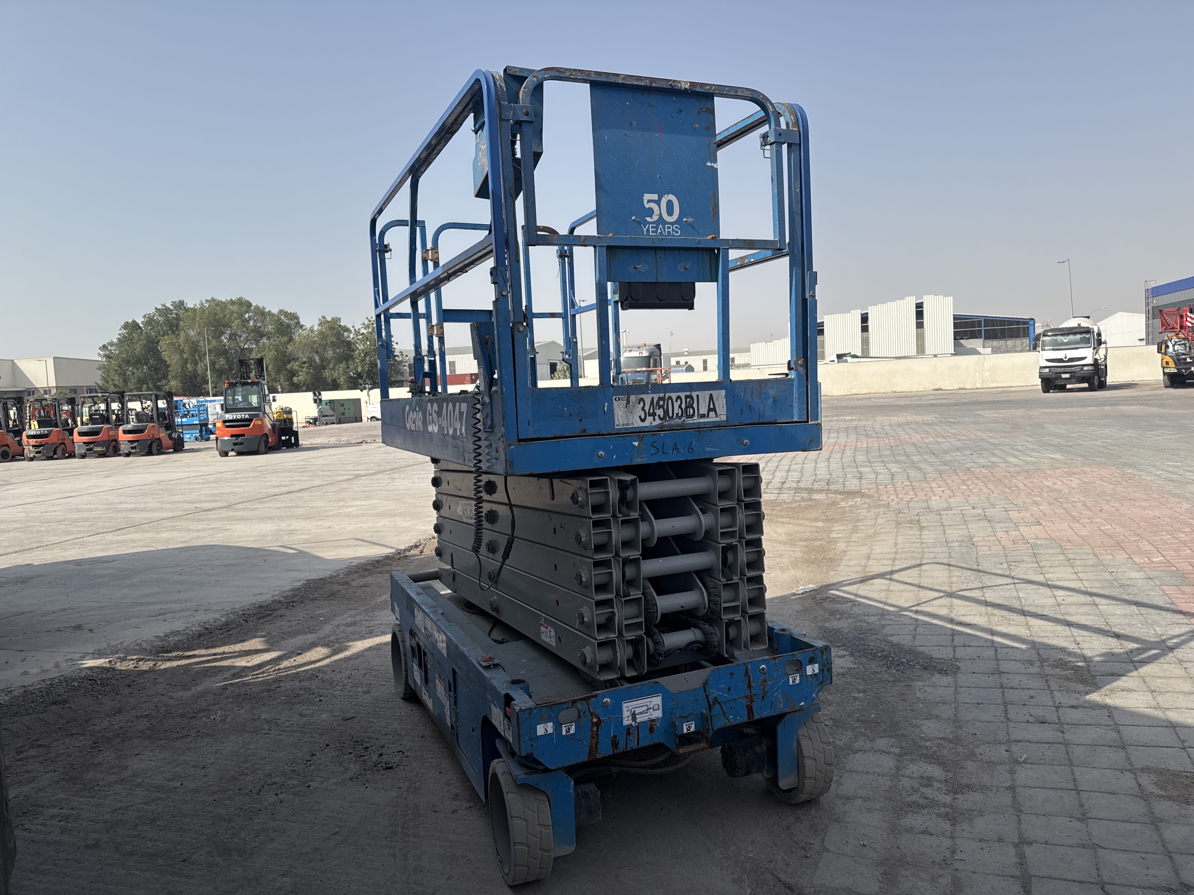 SLA-006-Genie-GS-4047-Scissor-lifts-inspection-Structure-Paint-1