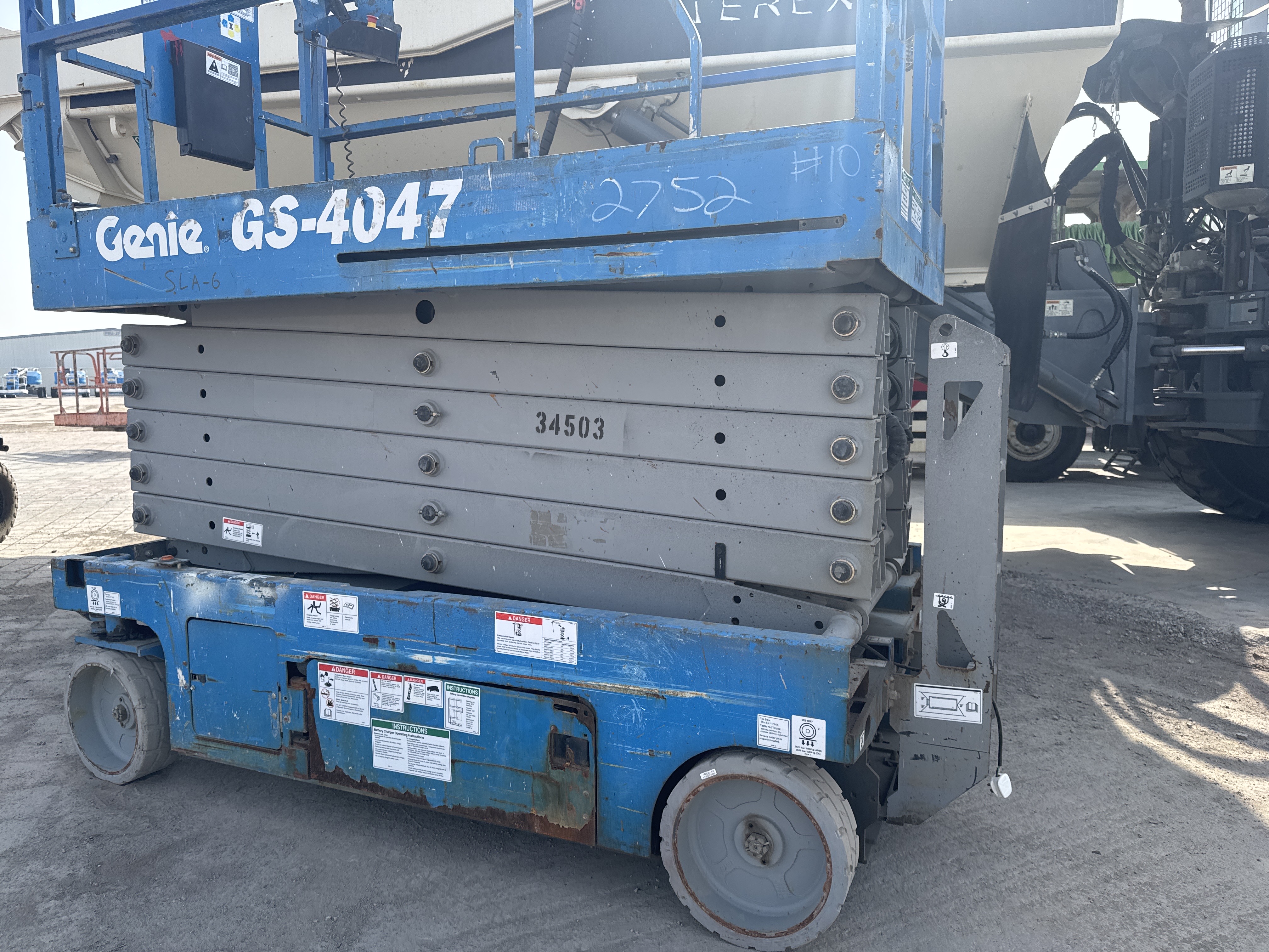 SLA-006-Genie-GS-4047-Scissor-lifts-inspection-Structure-Paint-1