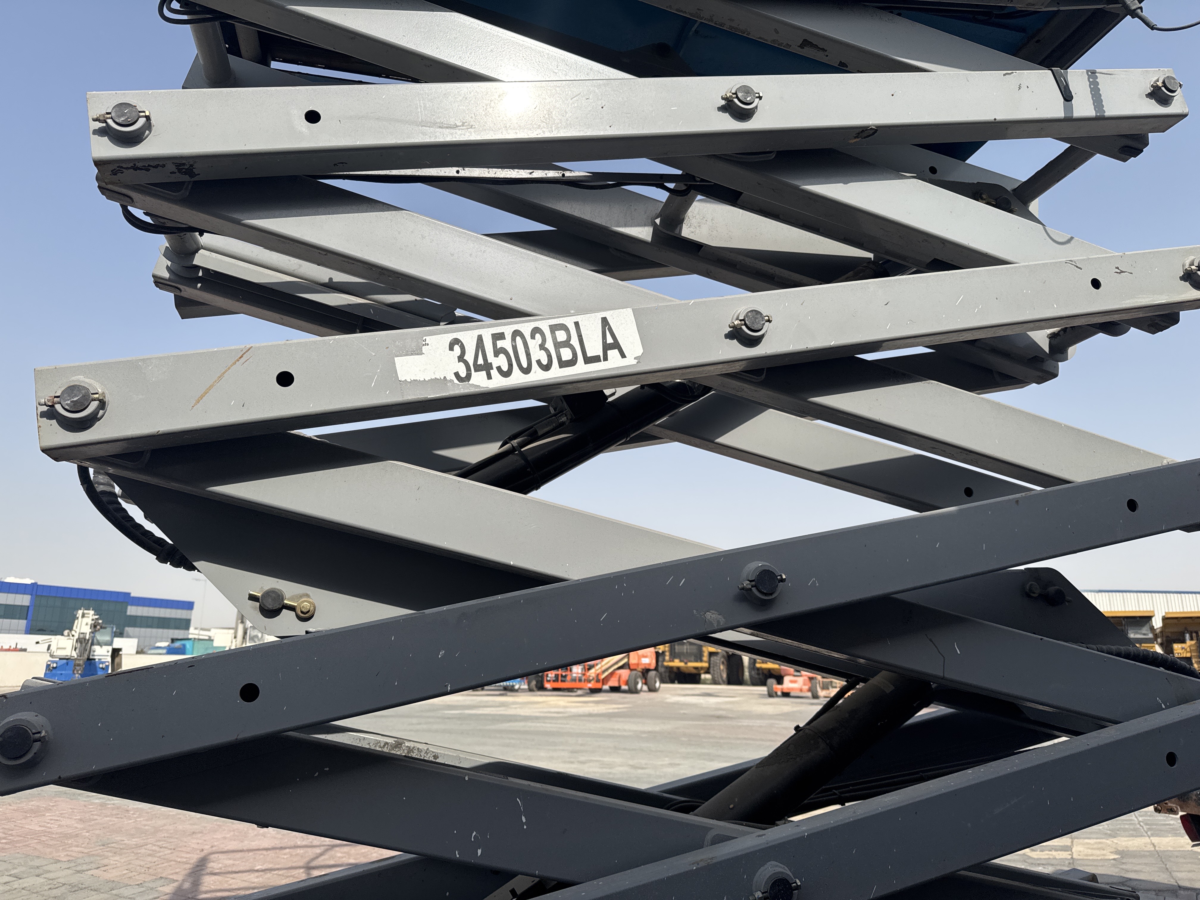SLA-006-Genie-GS-4047-Scissor-lifts-inspection-Structure-Scissor-arms-1