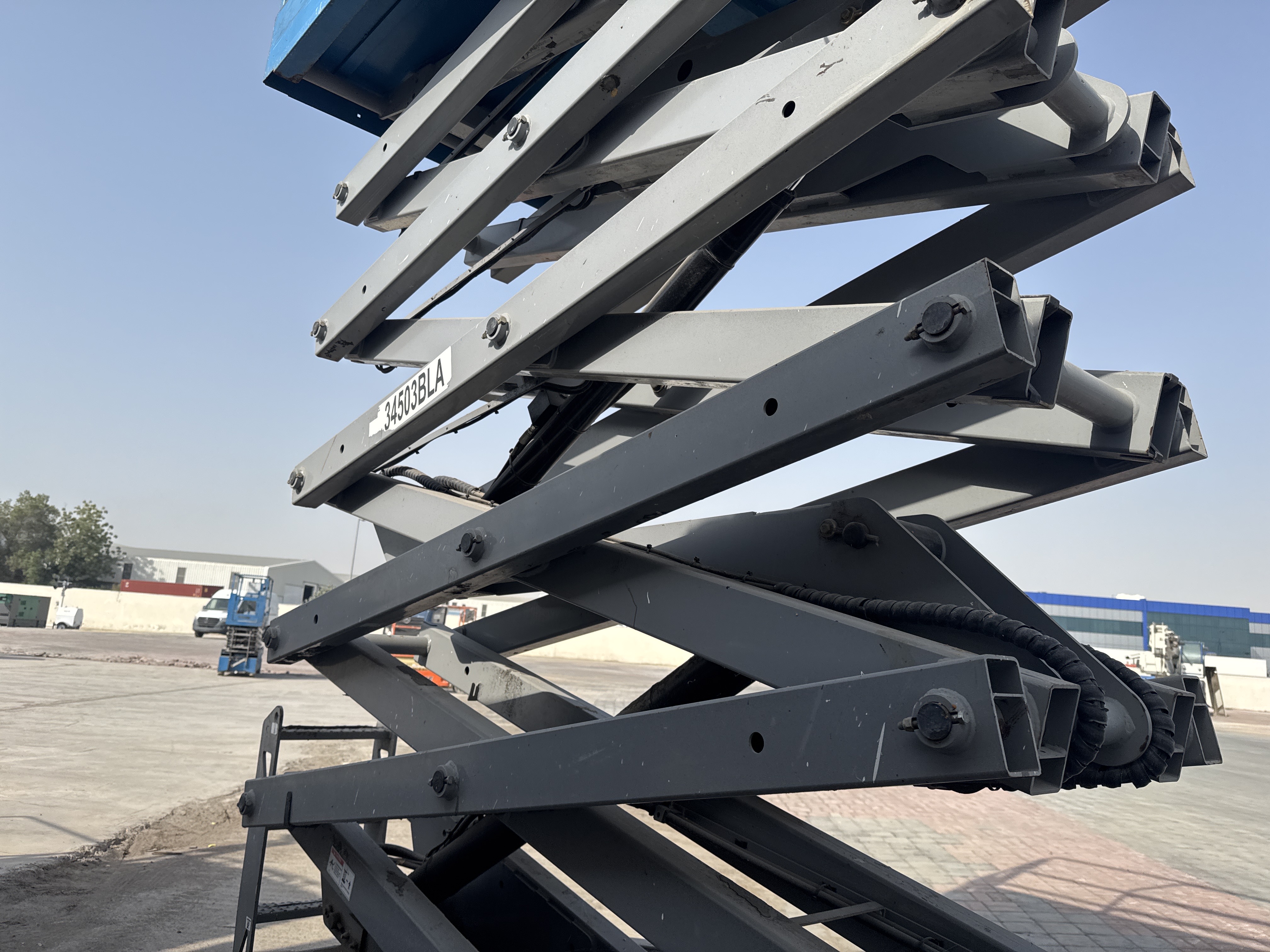 SLA-006-Genie-GS-4047-Scissor-lifts-inspection-Structure-Scissor-arms-1