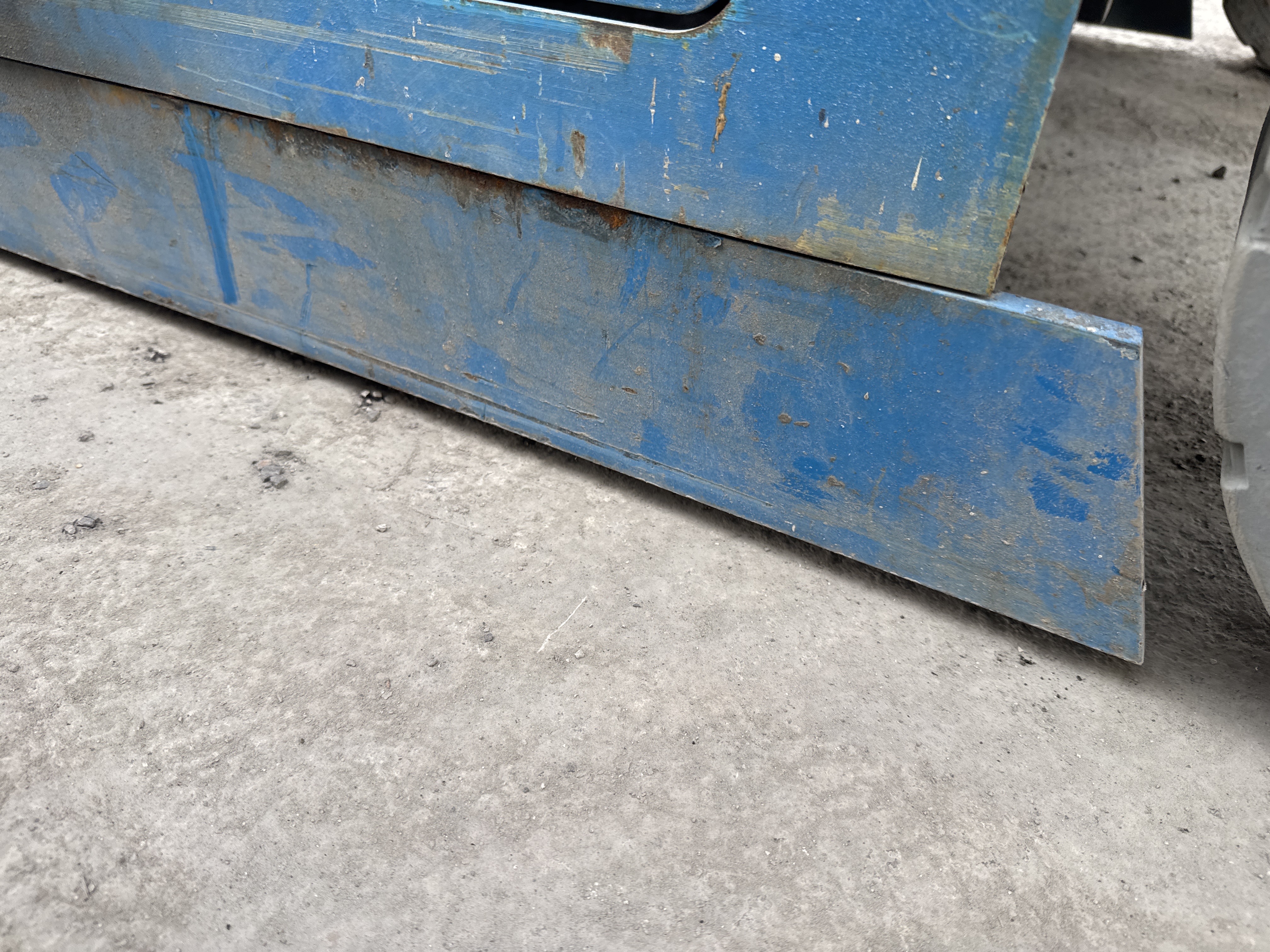 SLA-006-Genie-GS-4047-Scissor-lifts-inspection-Structure-Outriggers-1