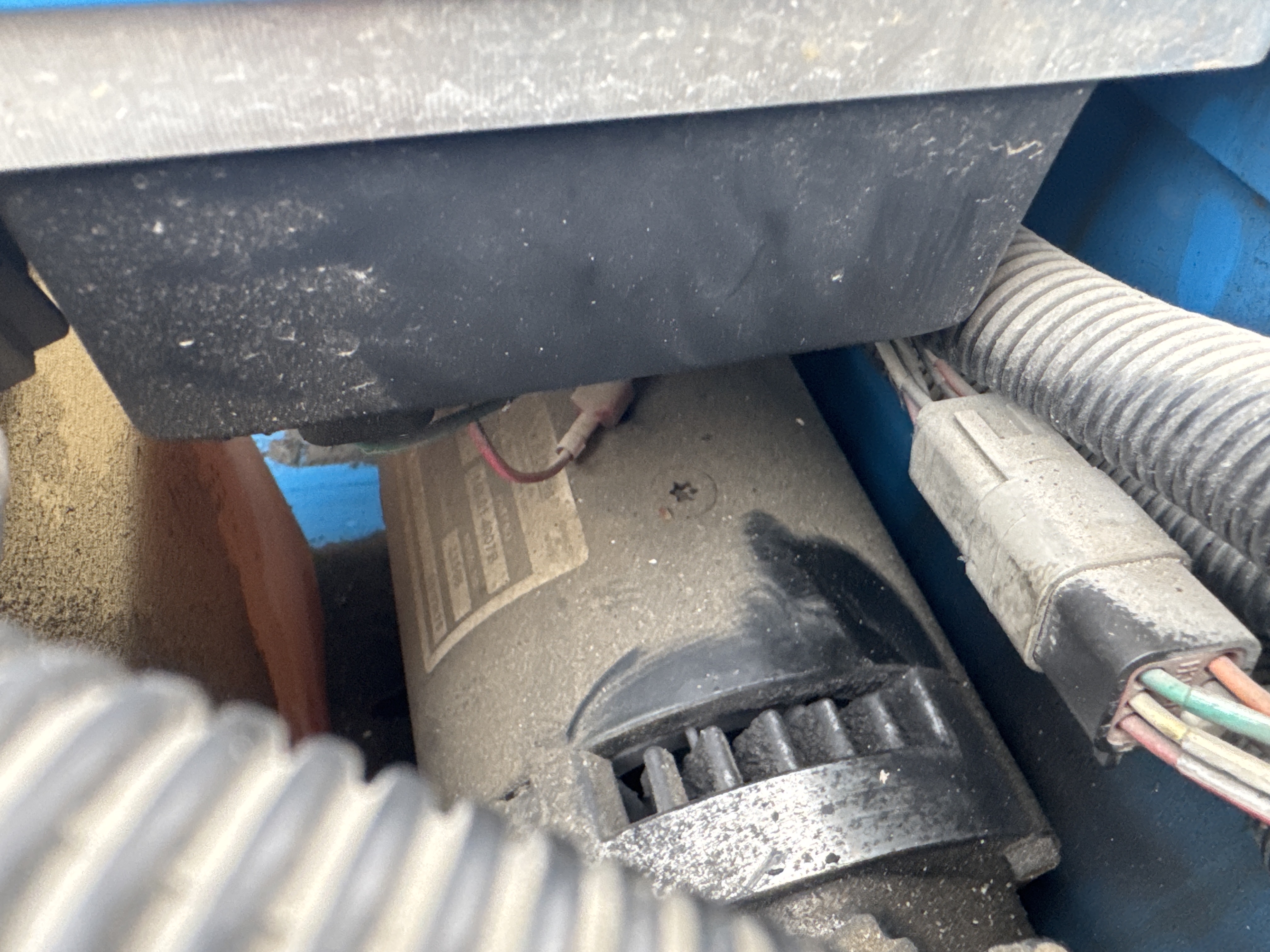 SLA-006-Genie-GS-4047-Scissor-lifts-inspection-Hydraulics-Hydraulic-pump-2