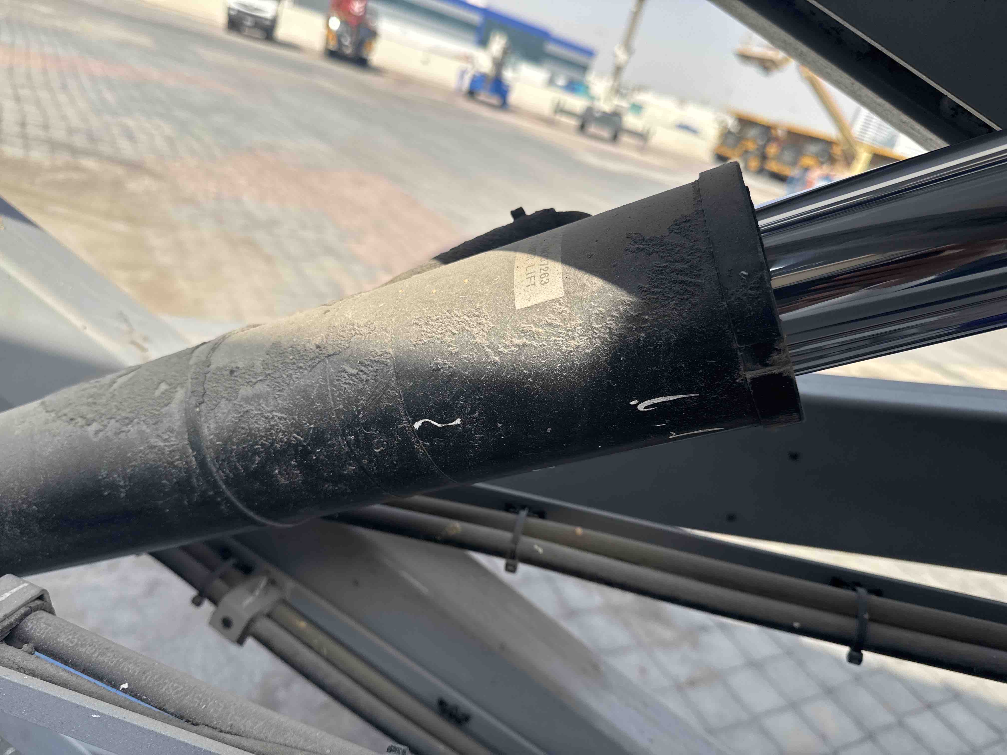 SLA-006-Genie-GS-4047-Scissor-lifts-inspection-Hydraulics-Scissor-cylinders-1