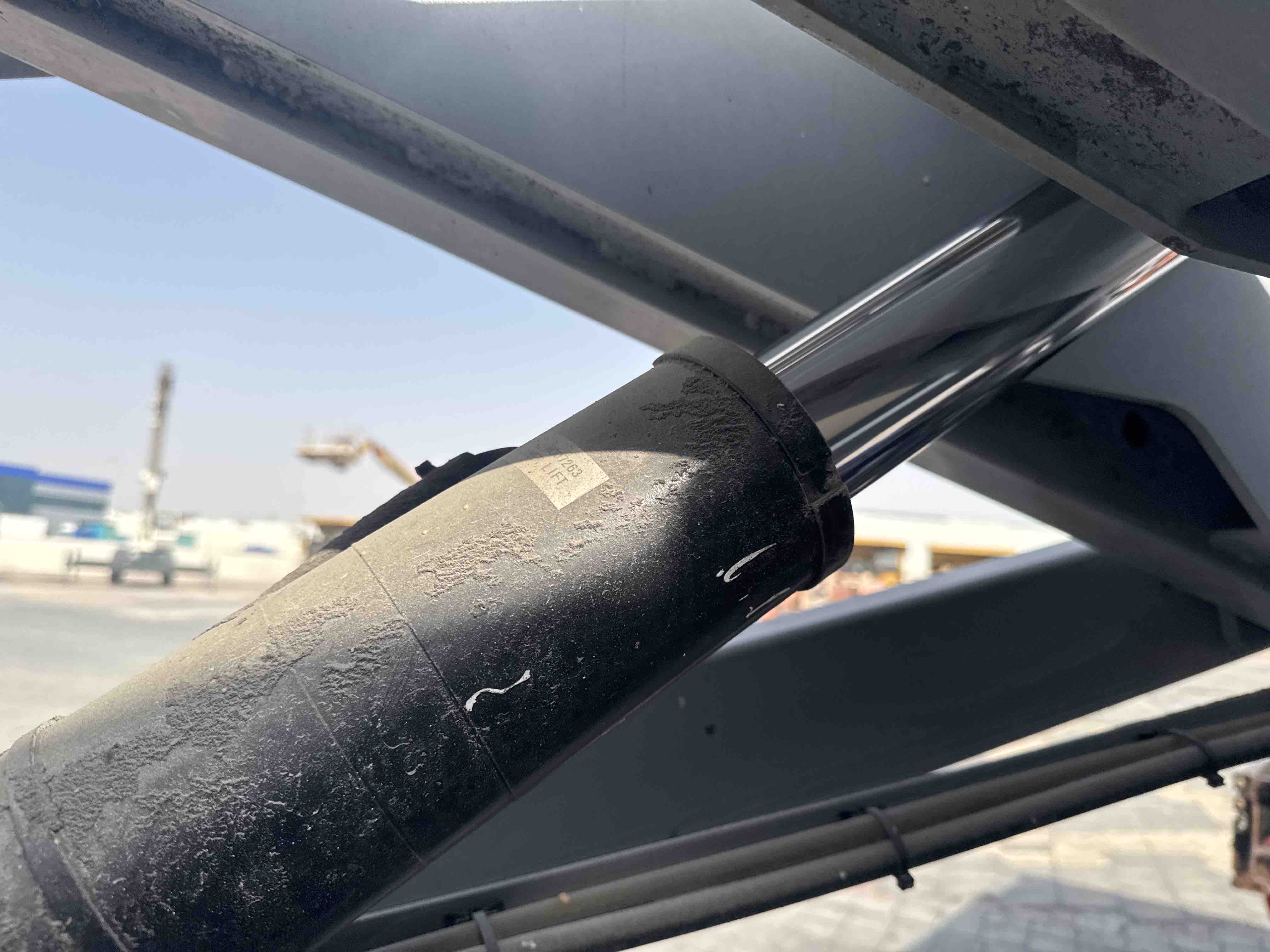 SLA-006-Genie-GS-4047-Scissor-lifts-inspection-Hydraulics-Scissor-cylinders-1