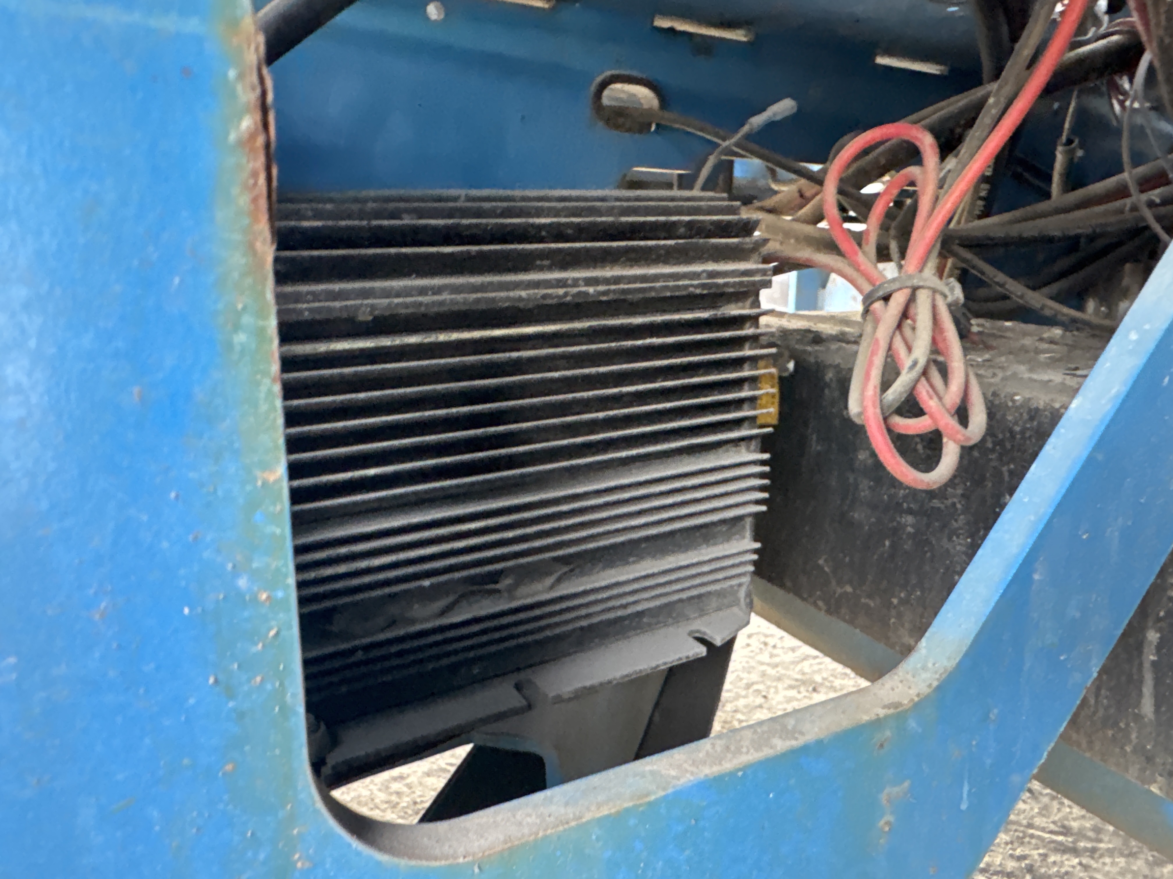SLA-006-Genie-GS-4047-Scissor-lifts-inspection-Electronics-Battery-and-charging-system-1
