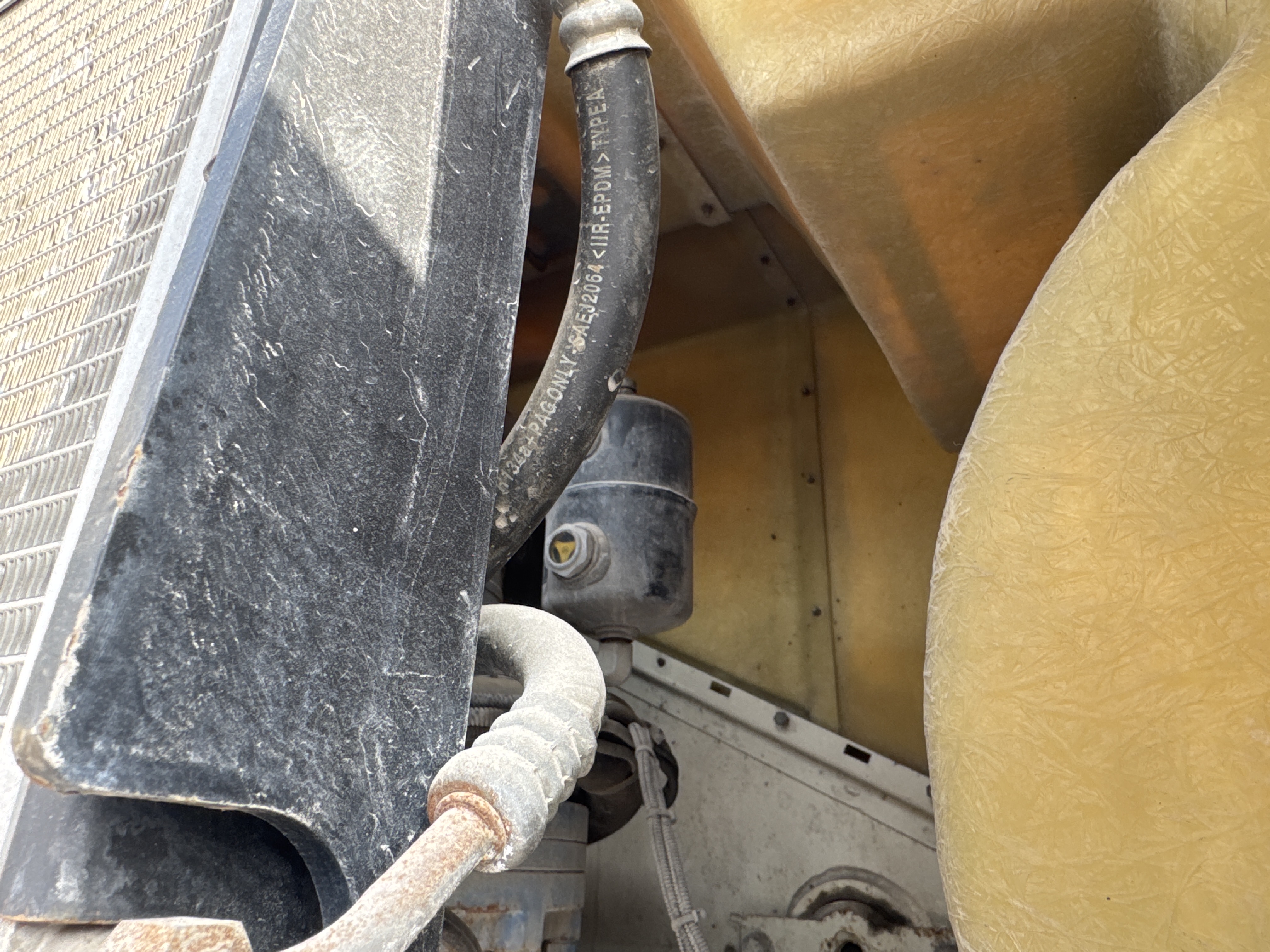 RTC-001-Manotti-ARM-550-Rough-terrain-cranes-inspection-Air-conditioning-A/C-compressor-1