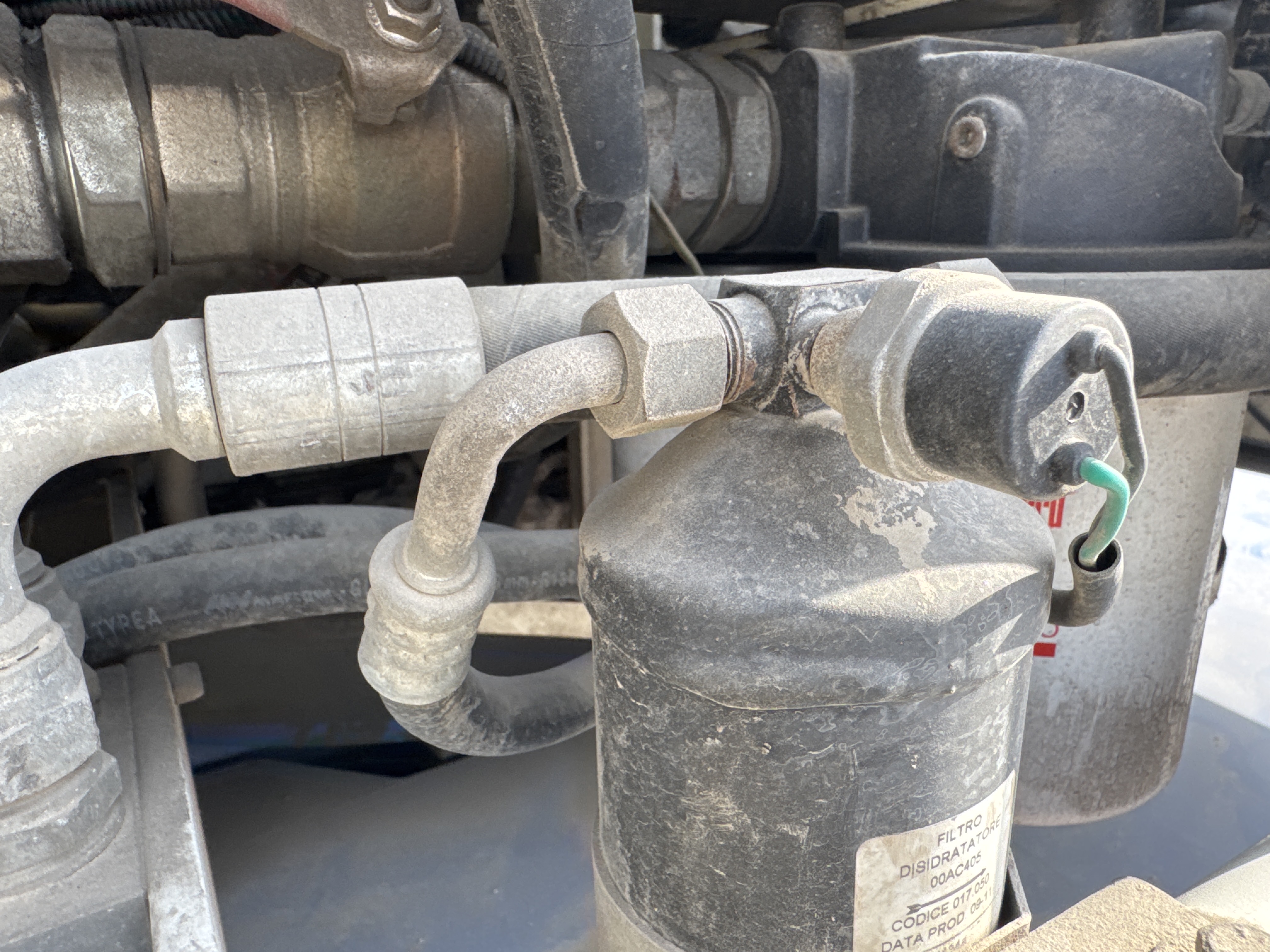 RTC-001-Manotti-ARM-550-Rough-terrain-cranes-inspection-Air-conditioning-Refrigerant-lines-2