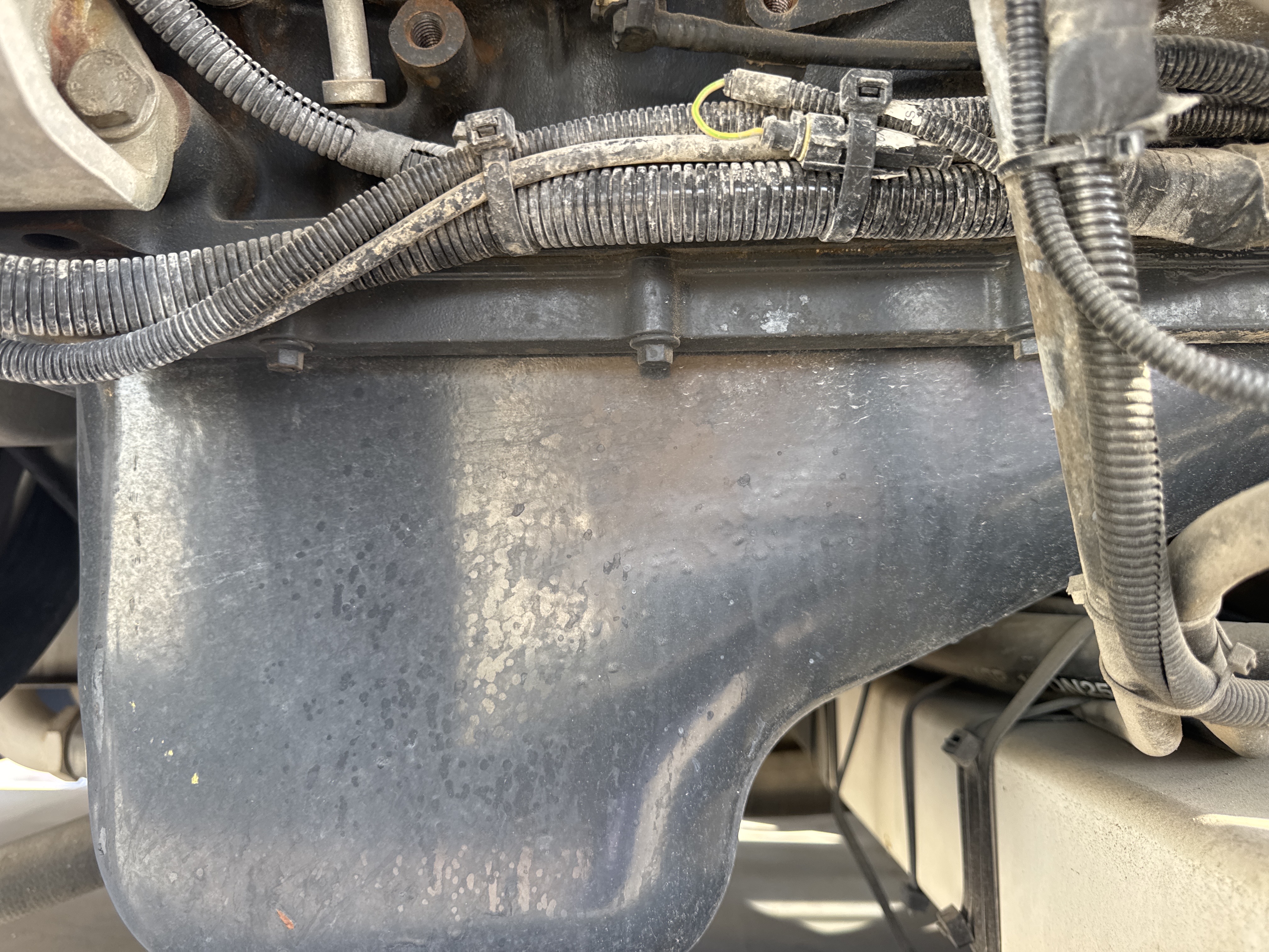 RTC-001-Manotti-ARM-550-Rough-terrain-cranes-inspection-Engine-Engine-oil-leaks-1
