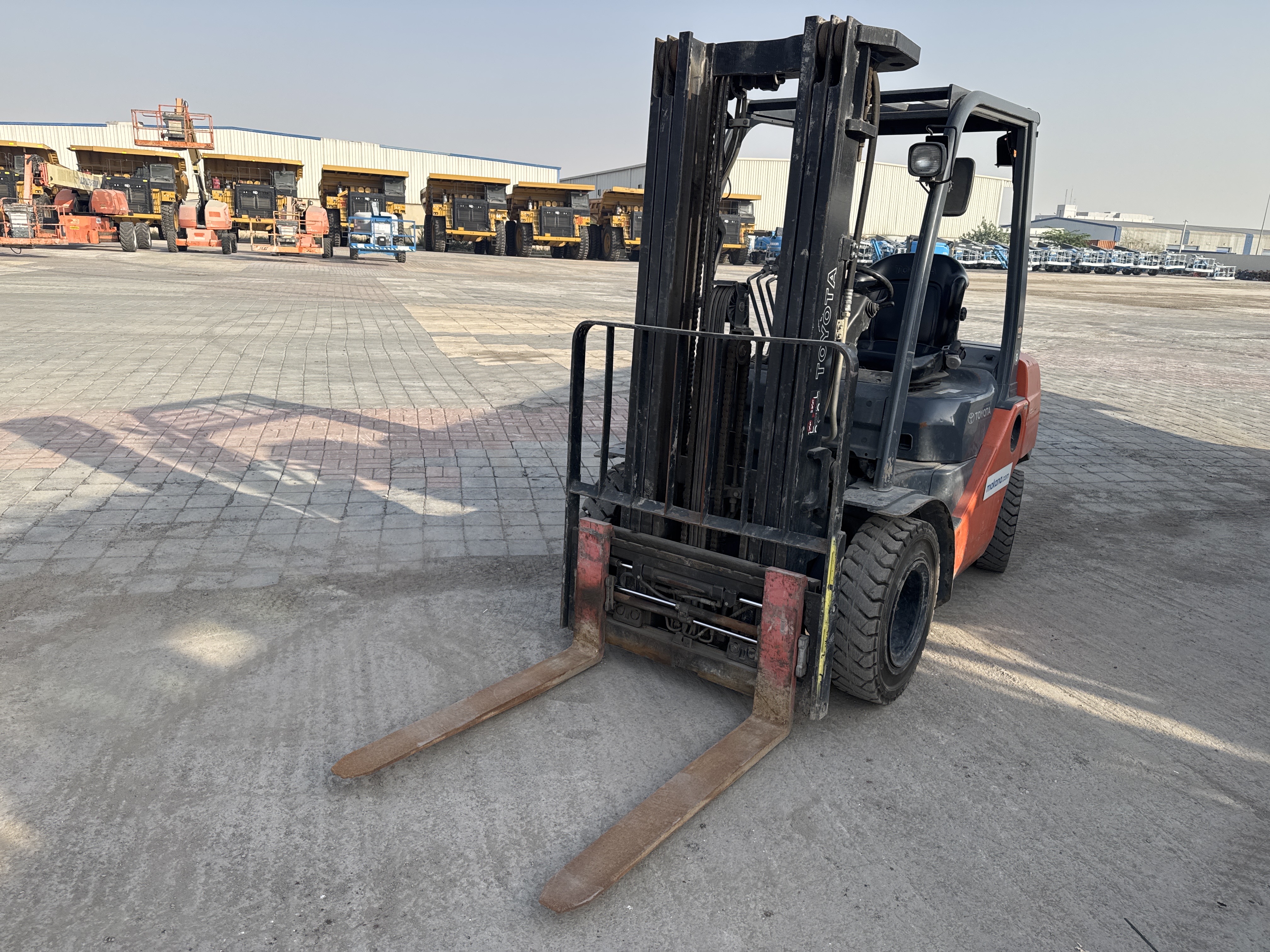 FLM-004-Toyota-8FDU25-Forklifts-inspection-Structure-Paint-1
