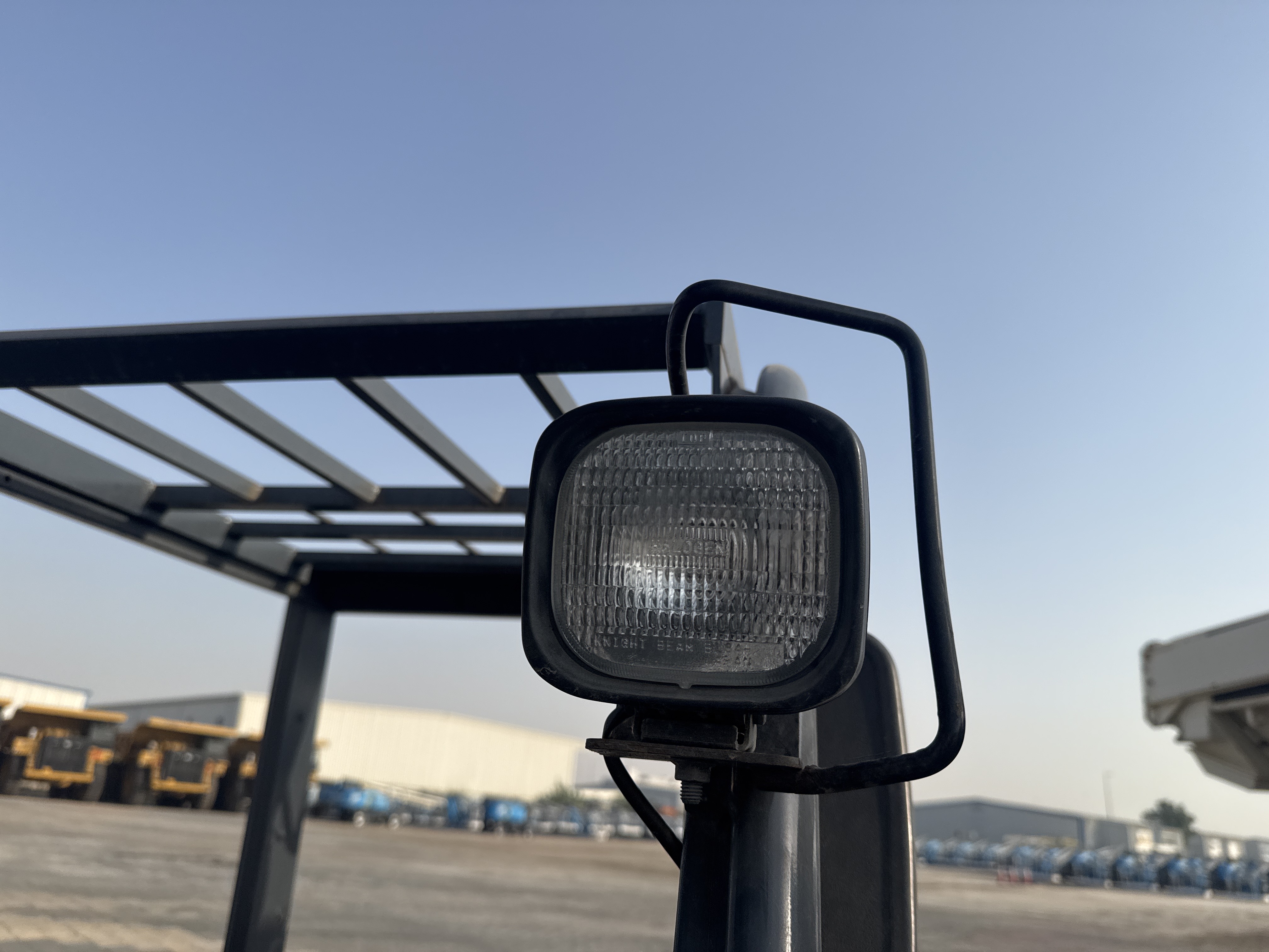 FLM-004-Toyota-8FDU25-Forklifts-inspection-Electronics-Lights-and-signals-1