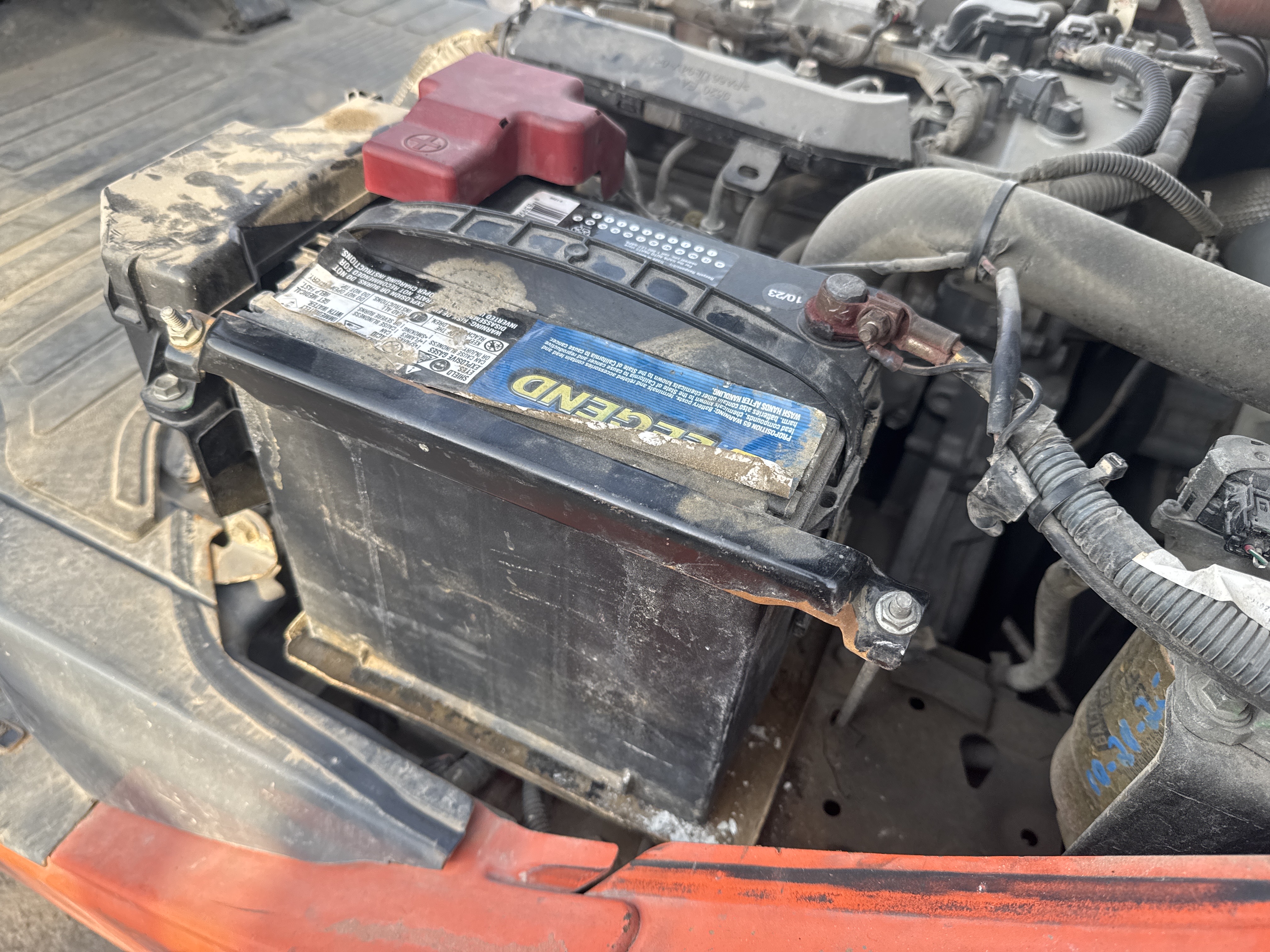 FLM-004-Toyota-8FDU25-Forklifts-inspection-Electronics-Battery-1