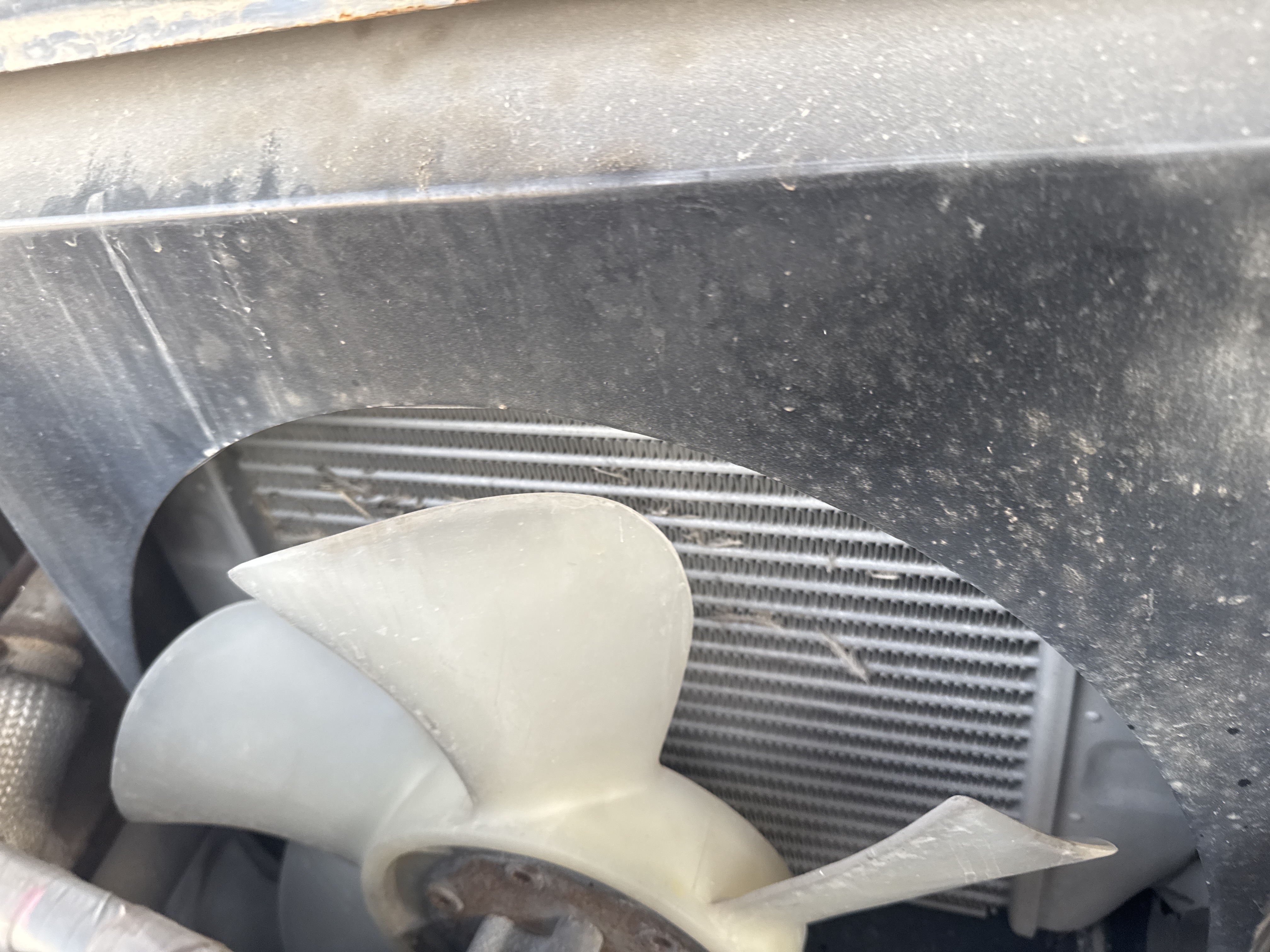 FLM-004-Toyota-8FDU25-Forklifts-inspection-Engine-Radiator,-oil-cooler-and-air-cooler-1