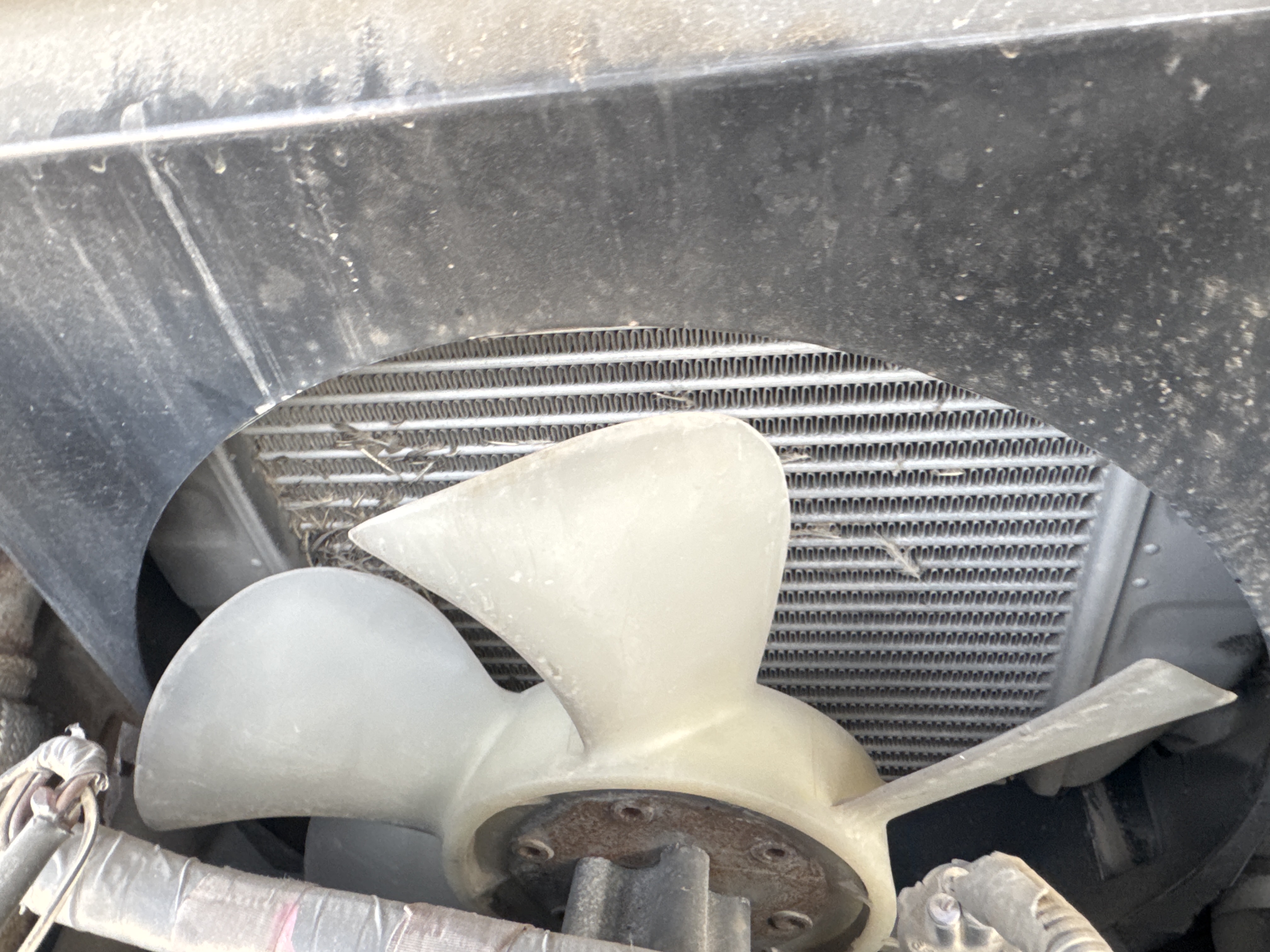 FLM-004-Toyota-8FDU25-Forklifts-inspection-Engine-Radiator,-oil-cooler-and-air-cooler-1