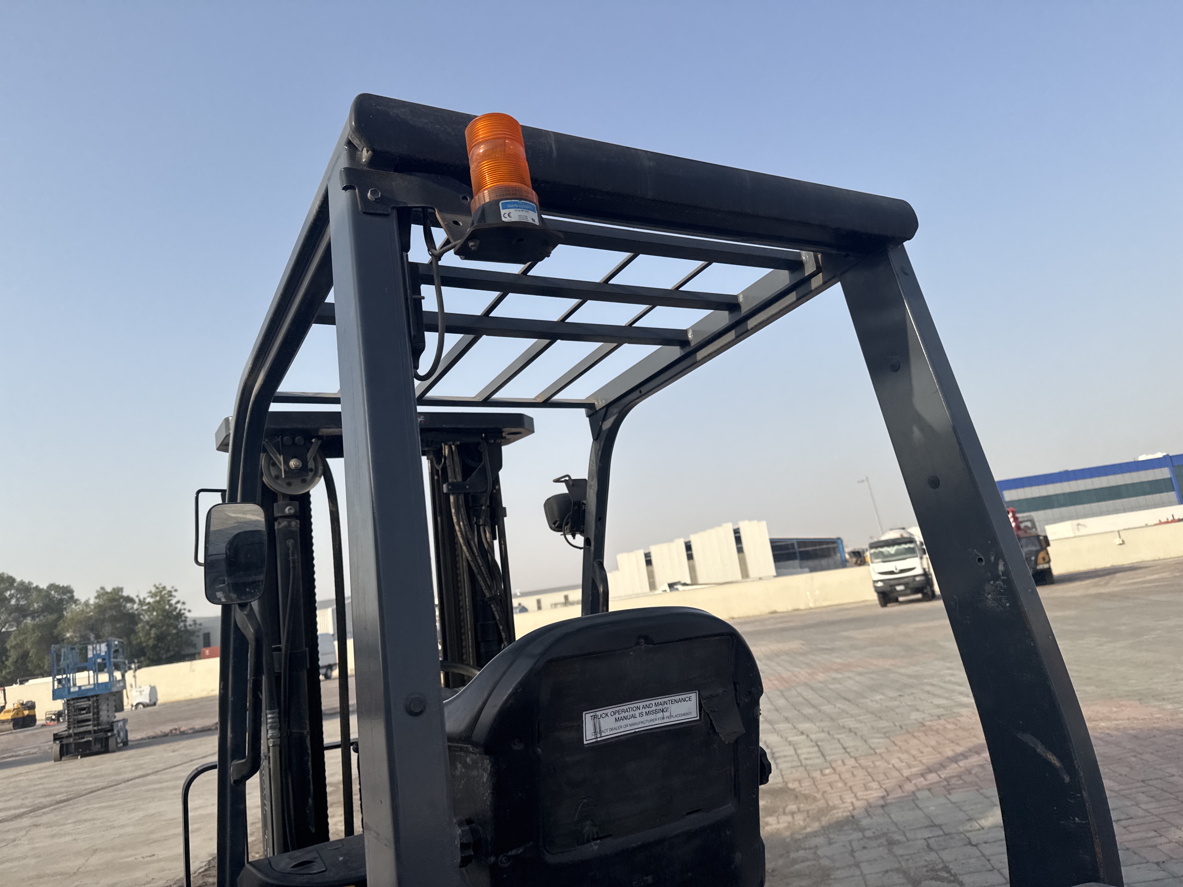 FLM-004-Toyota-8FDU25-Forklifts-inspection-Safety-Rollover-protective-structure-(ROPS-/-FOPS)-1