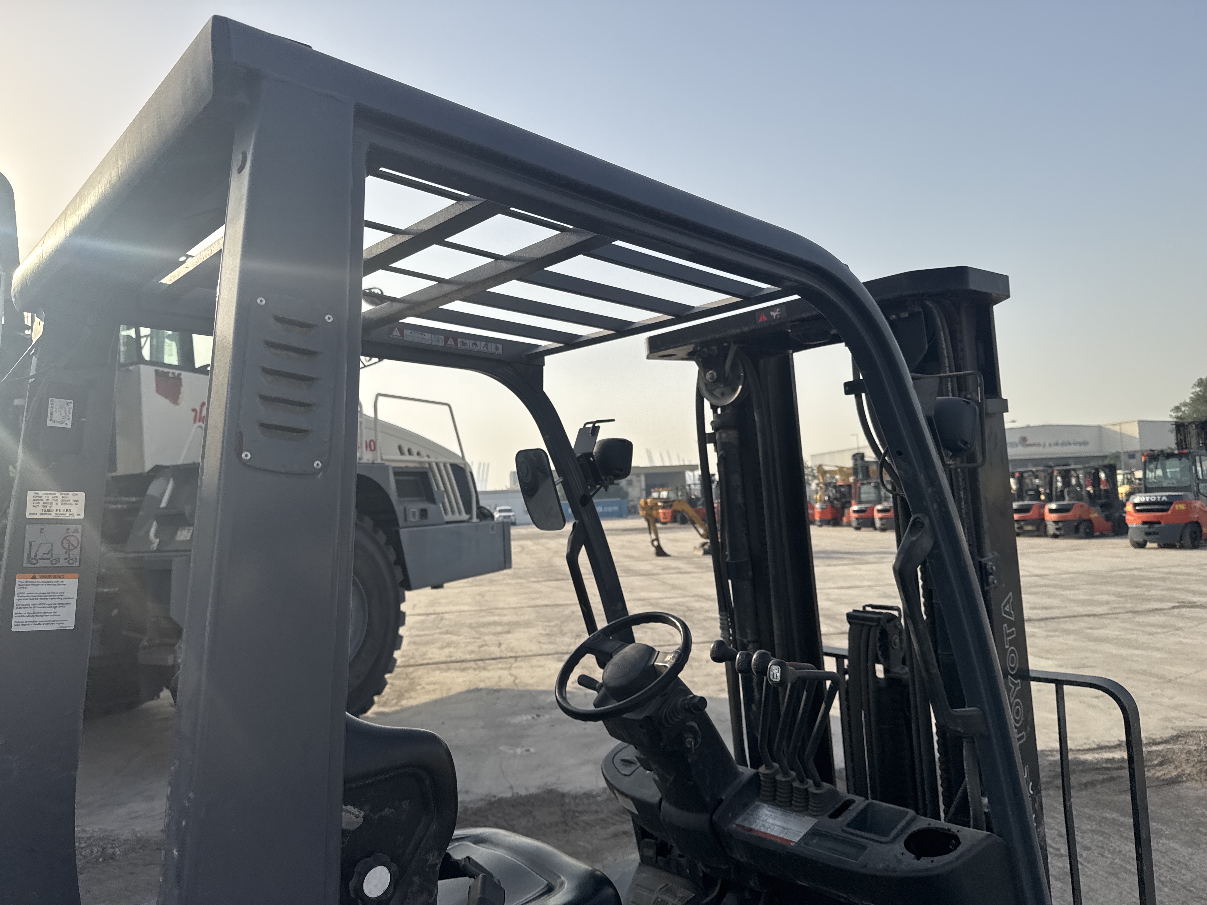 FLM-004-Toyota-8FDU25-Forklifts-inspection-Safety-Rollover-protective-structure-(ROPS-/-FOPS)-1