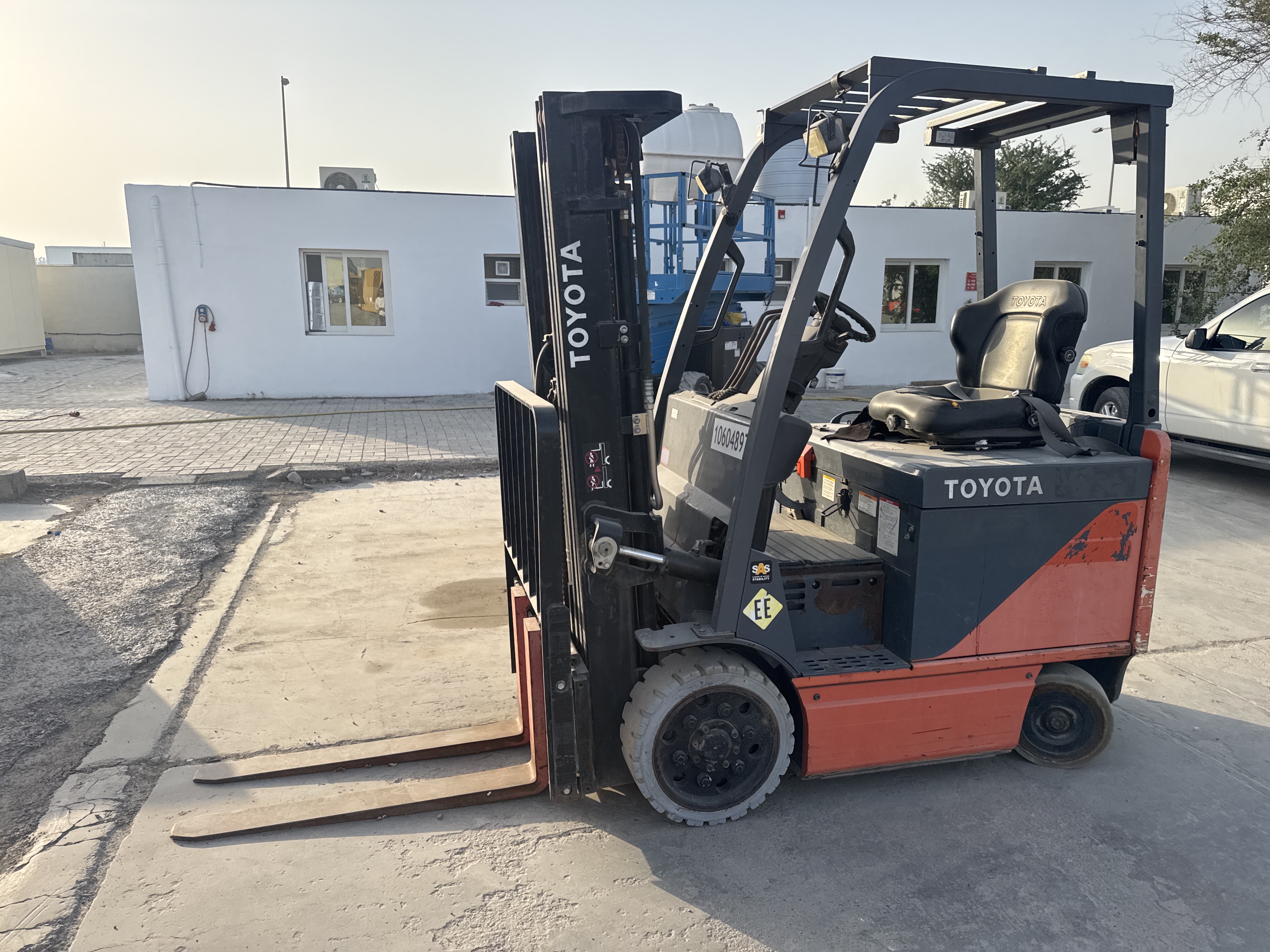 FLM-002-Toyota-8FBCU25-Forklifts-inspection-Structure-Paint-1