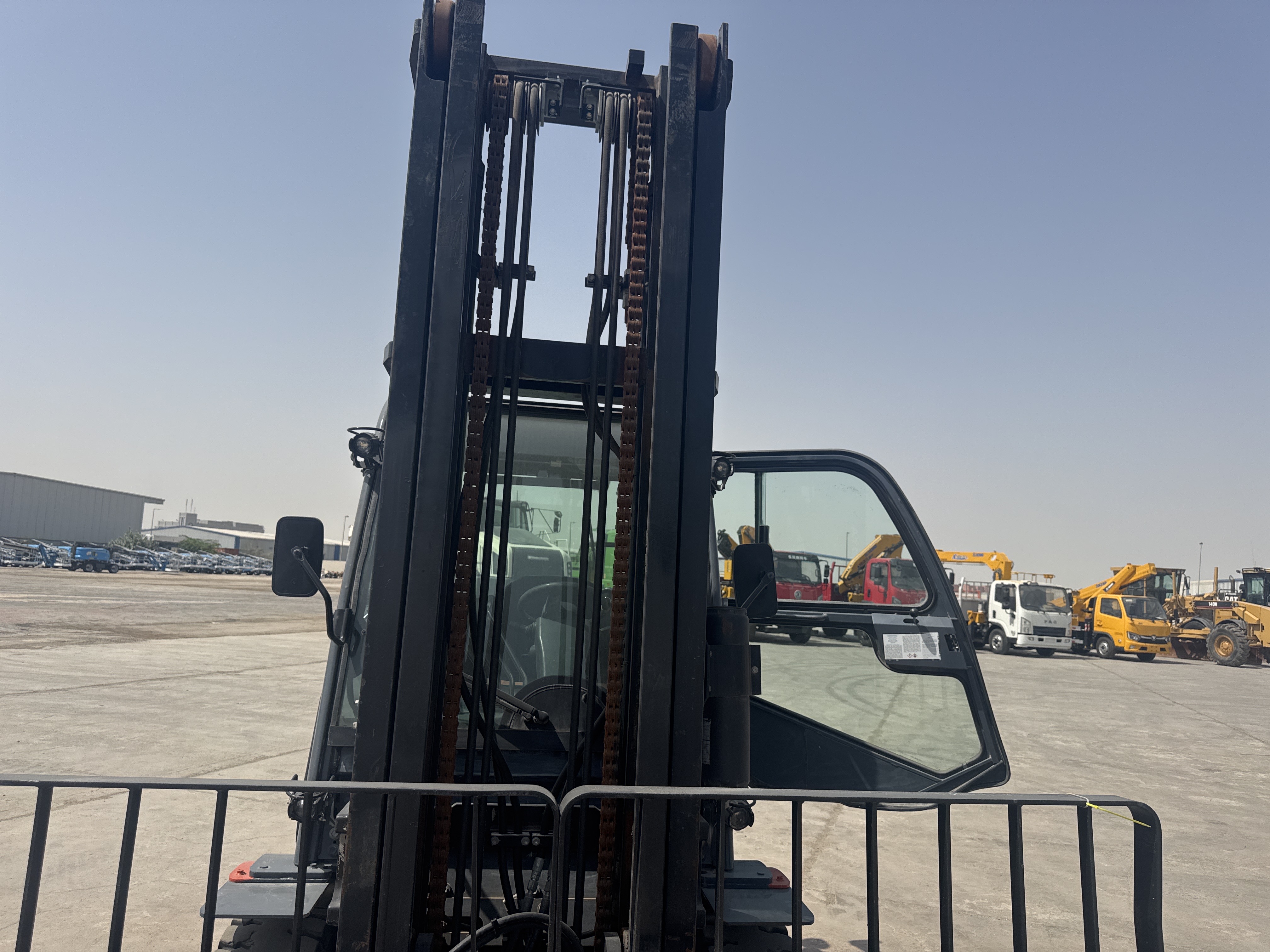 FLM-024-Toyota-8FD50U-Forklifts-inspection-Chassis-Mast-1