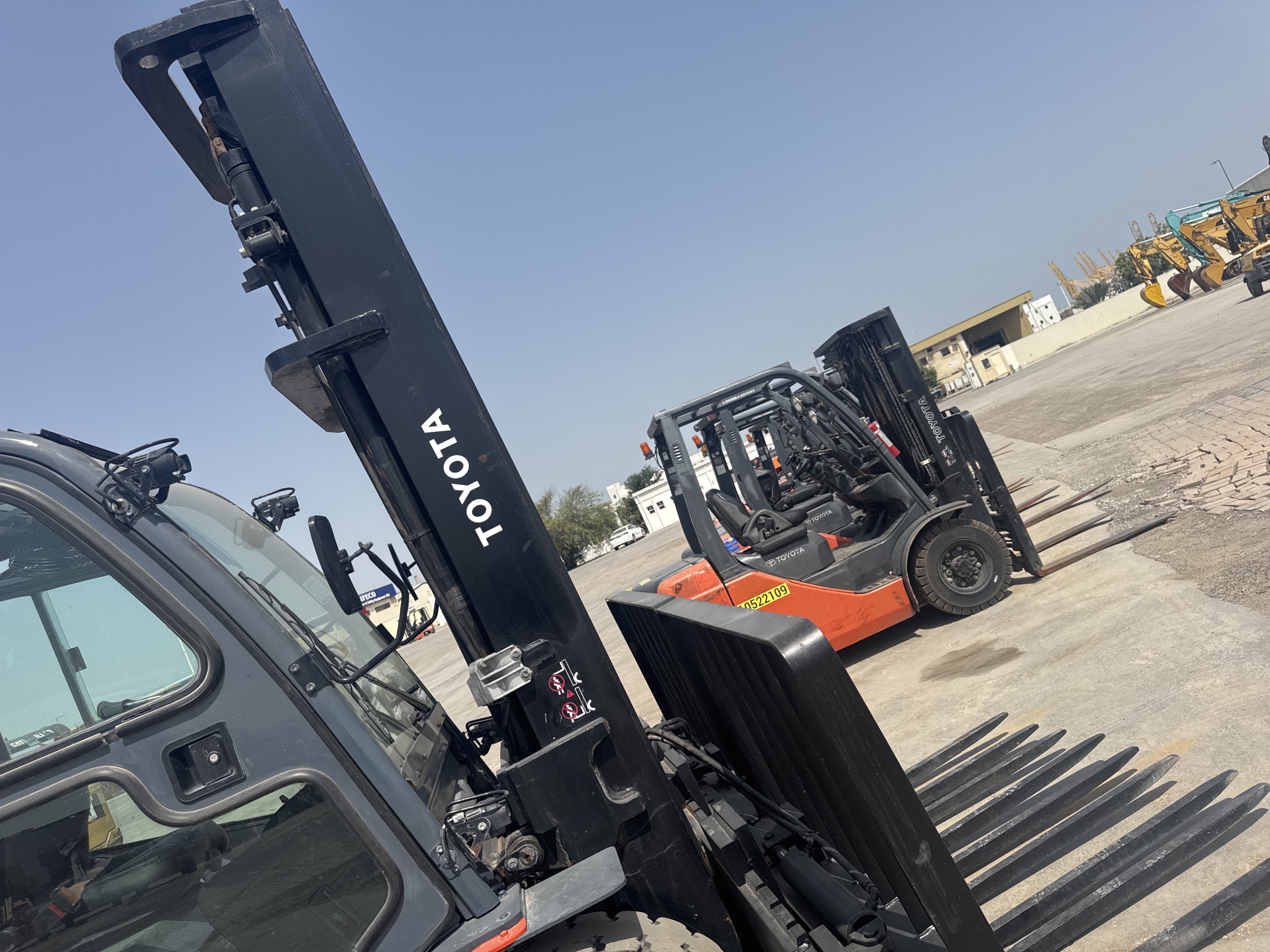 FLM-024-Toyota-8FD50U-Forklifts-inspection-Chassis-Mast-1