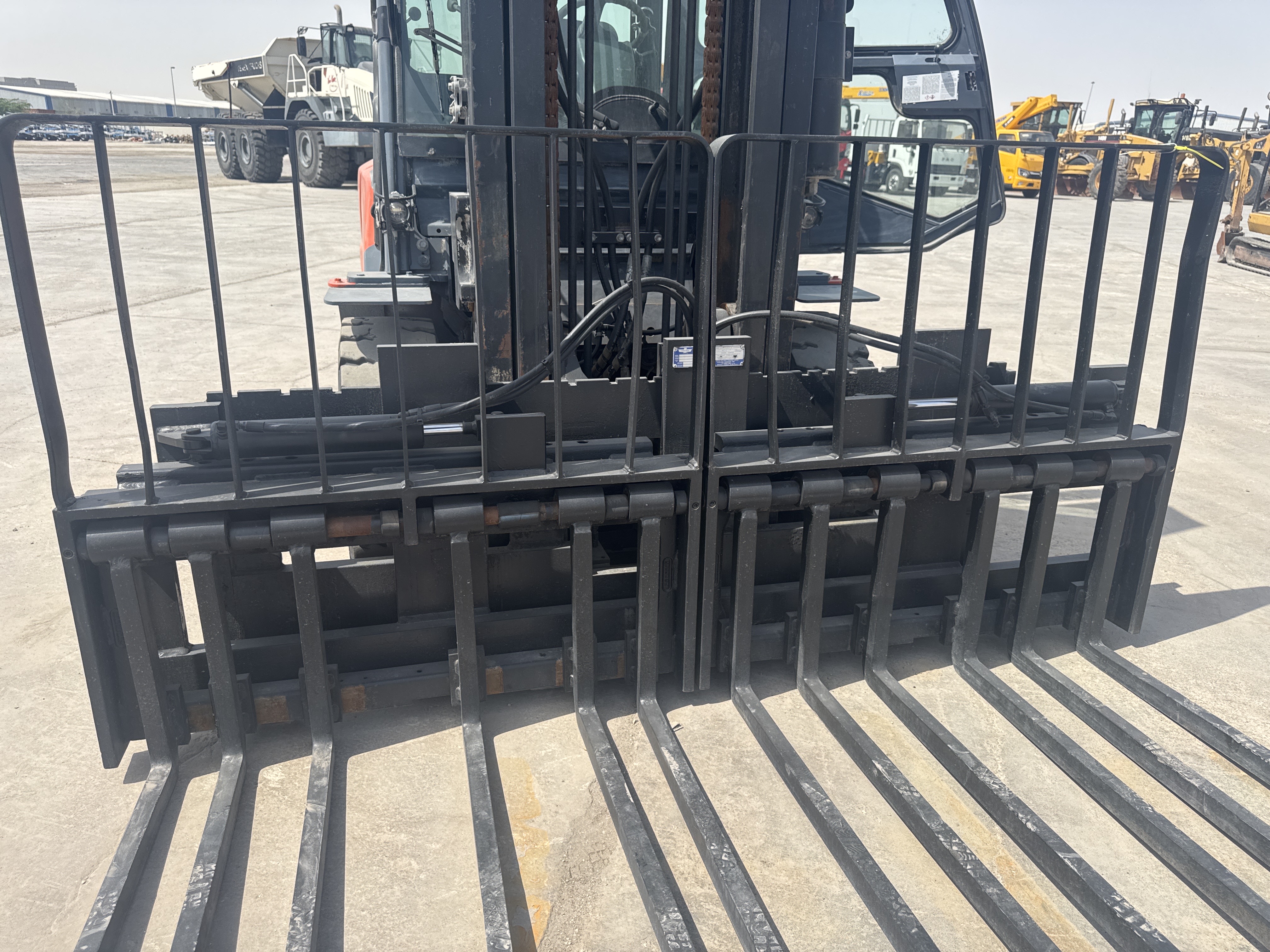 FLM-024-Toyota-8FD50U-Forklifts-inspection-Chassis-Load-backrest-1