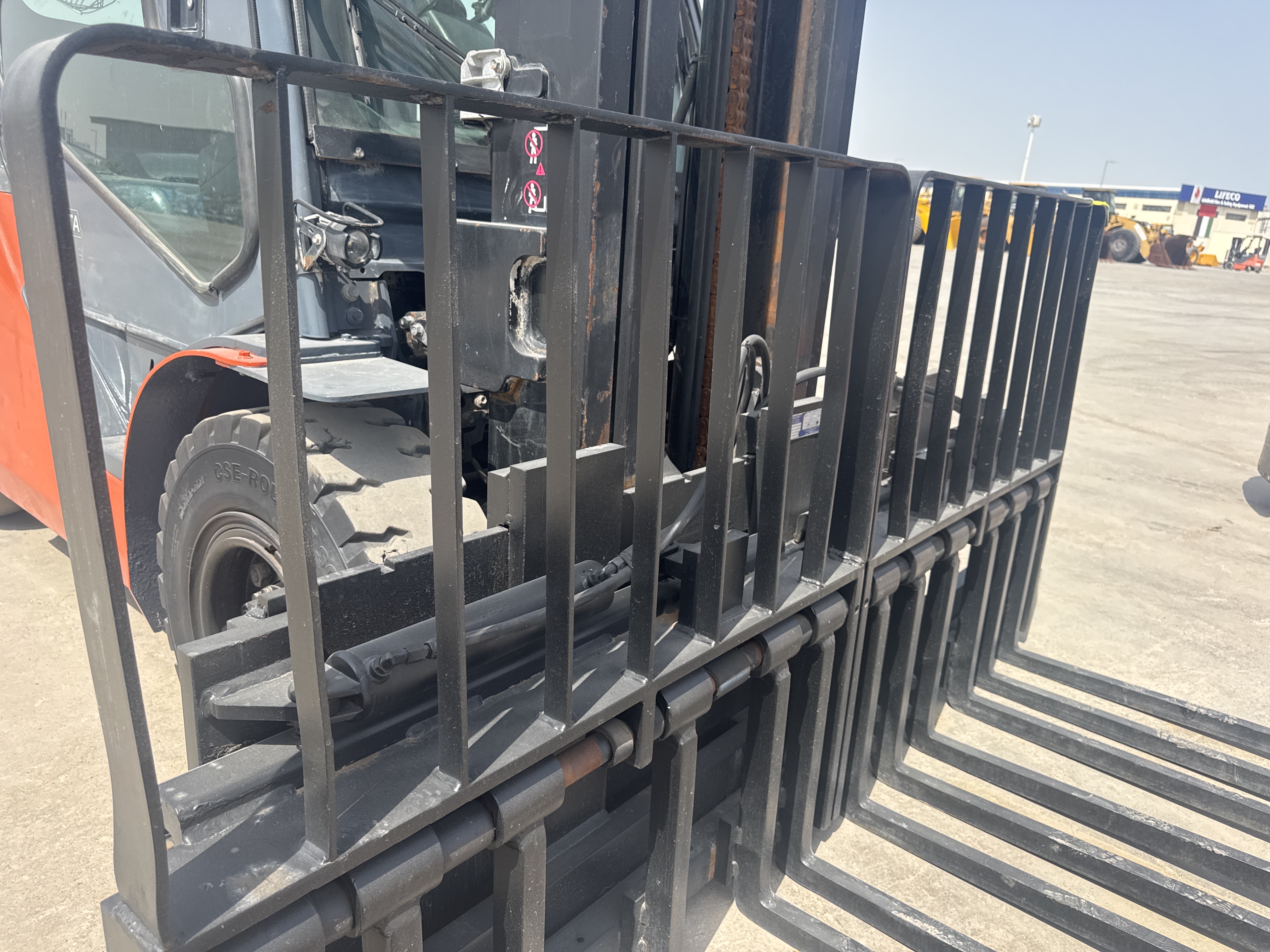 FLM-024-Toyota-8FD50U-Forklifts-inspection-Chassis-Load-backrest-1
