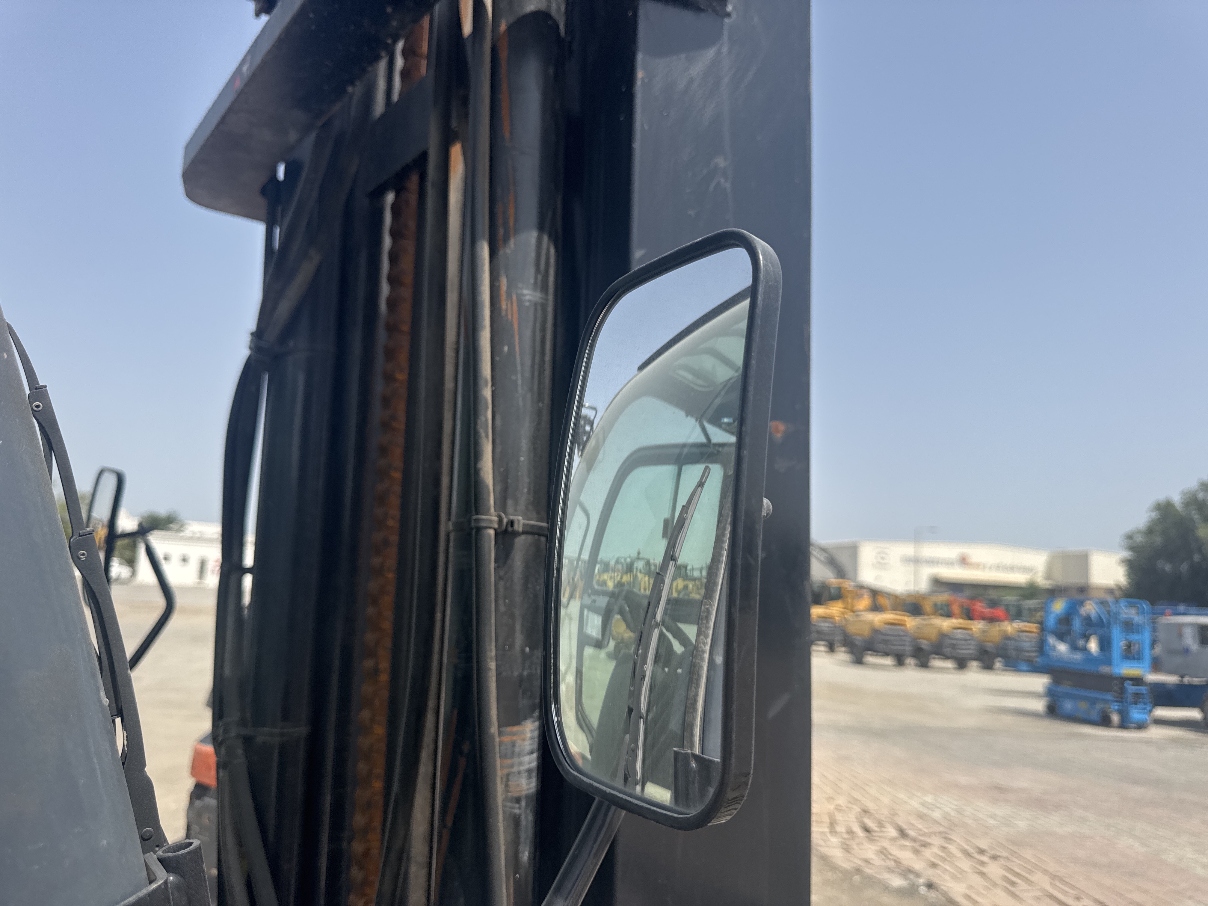 FLM-024-Toyota-8FD50U-Forklifts-inspection-Cabin-Mirrors-1