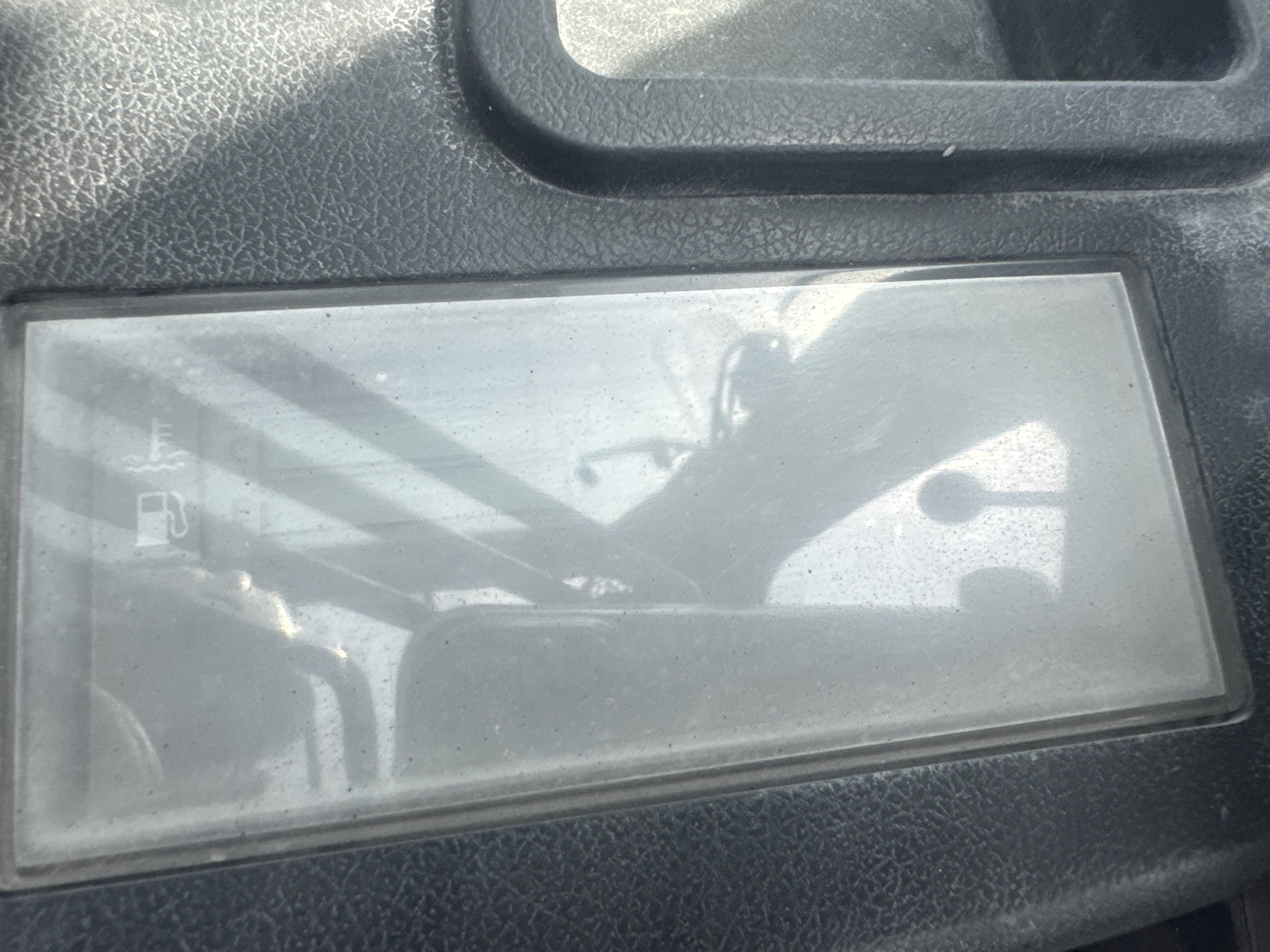 FLM-024-Toyota-8FD50U-Forklifts-inspection-Cabin-Instrument-cluster-1