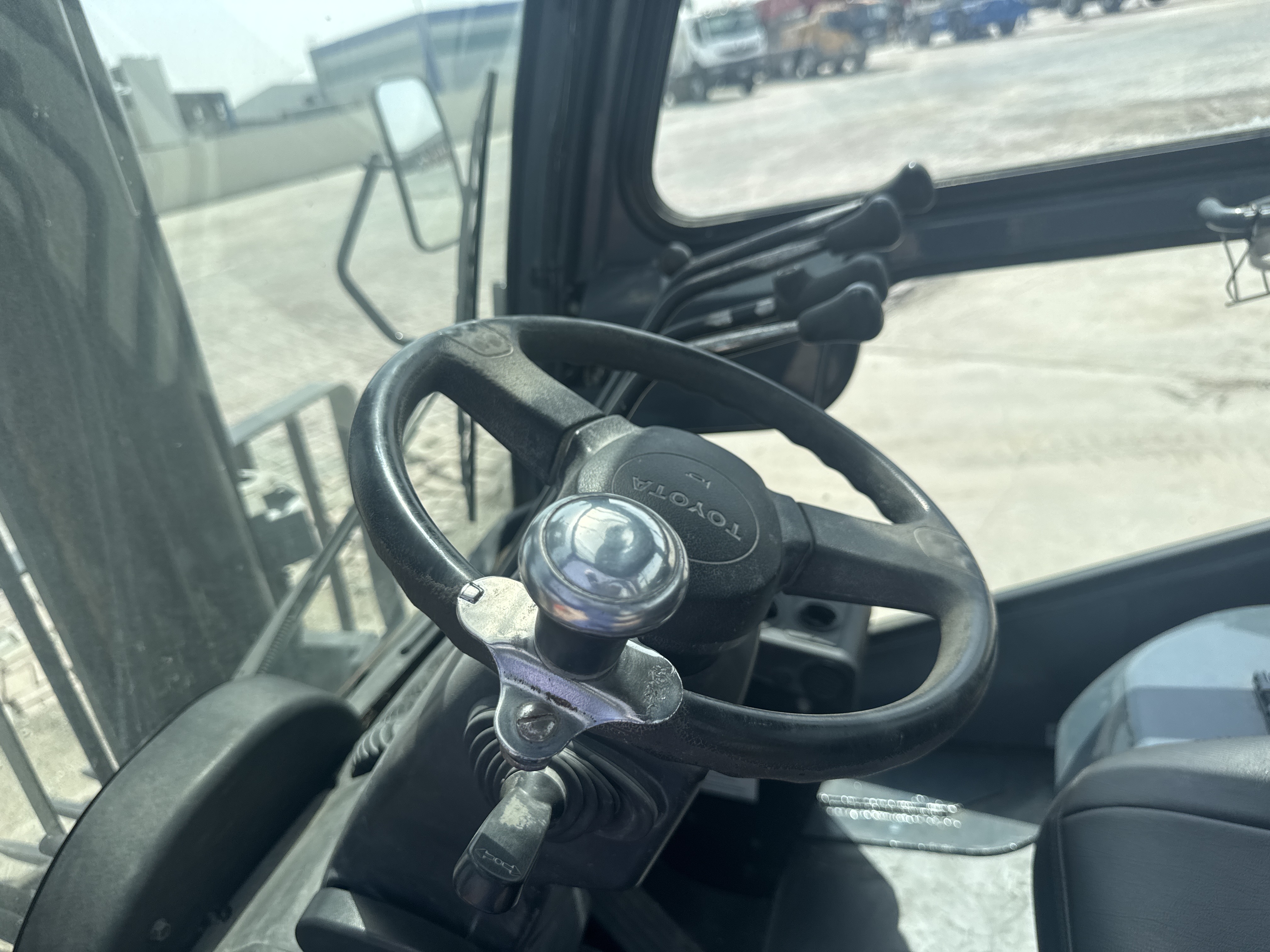 FLM-024-Toyota-8FD50U-Forklifts-inspection-Cabin-Steering-response-1