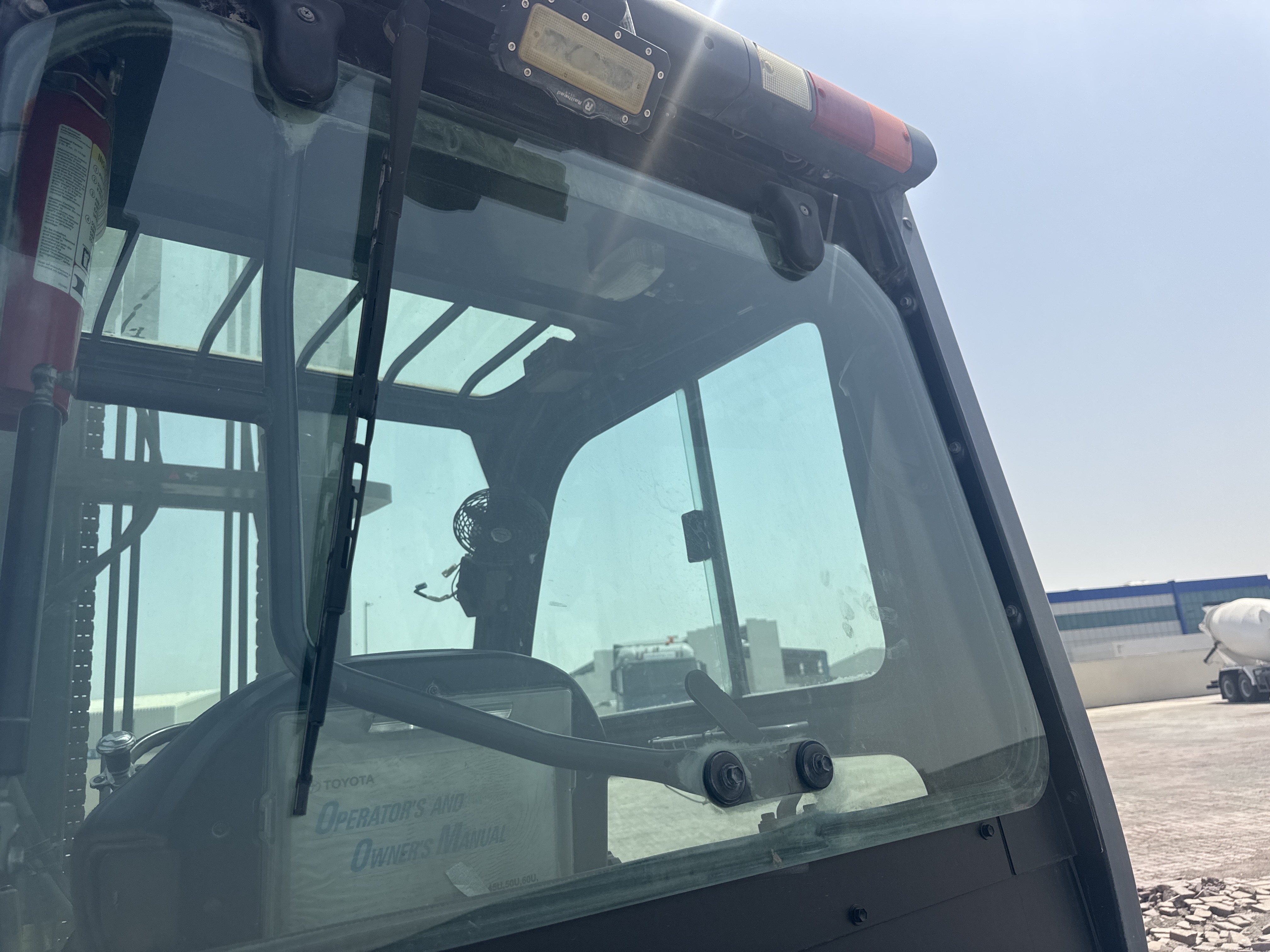 FLM-024-Toyota-8FD50U-Forklifts-inspection-Electronics-Wipers-1