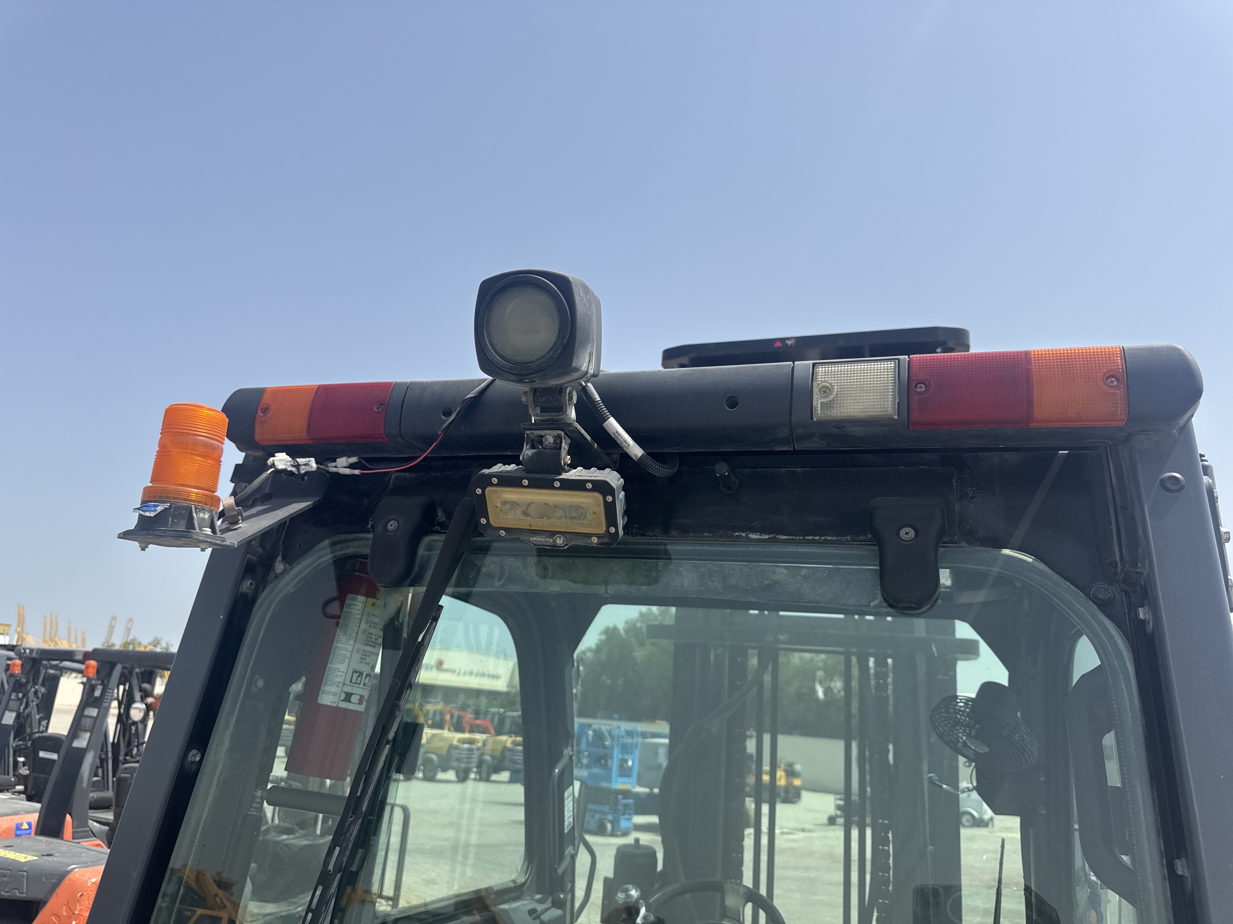 FLM-024-Toyota-8FD50U-Forklifts-inspection-Electronics-Lights-and-signals-1