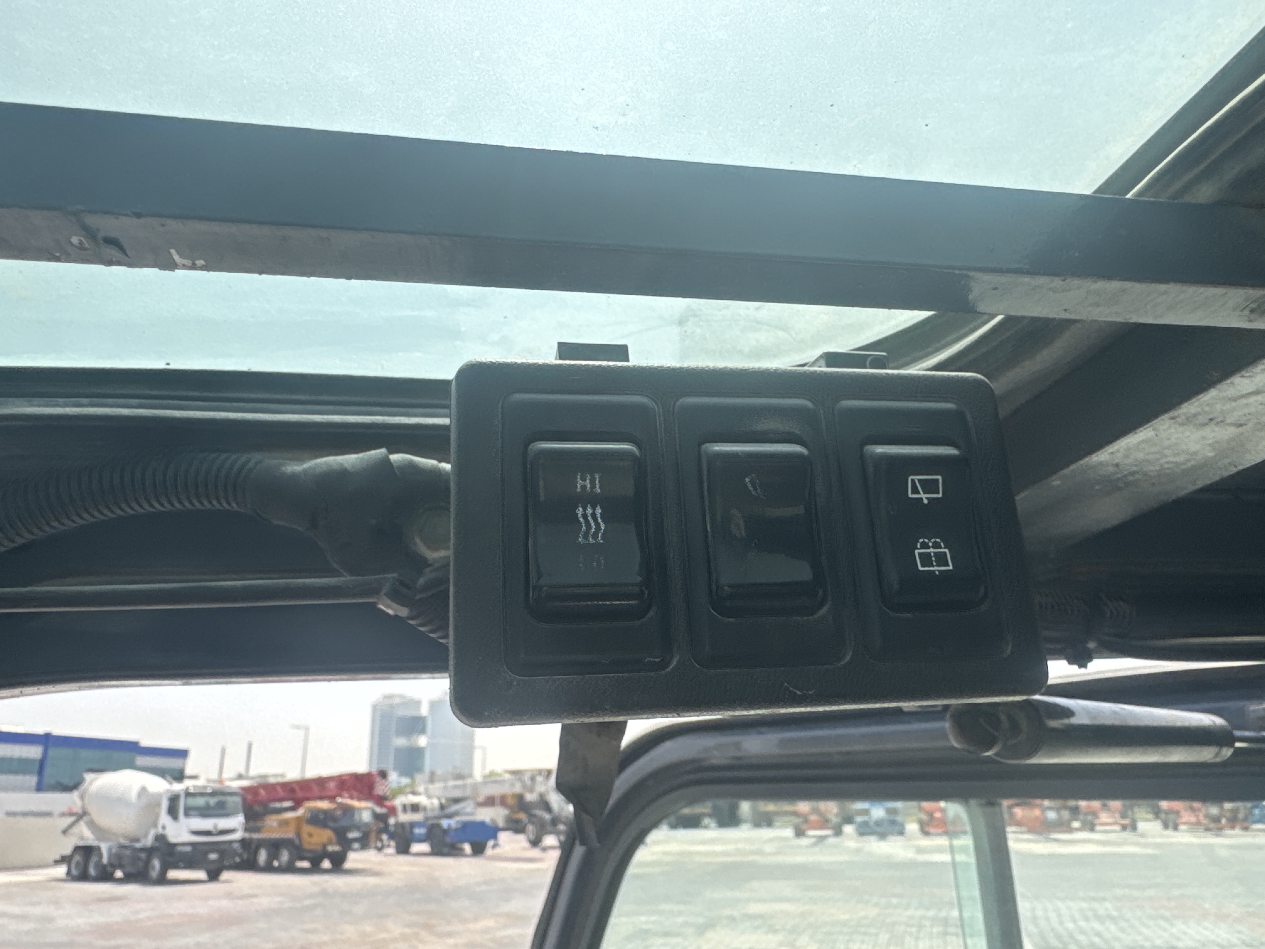 FLM-024-Toyota-8FD50U-Forklifts-inspection-Air-conditioning-A/C-control-panel-1