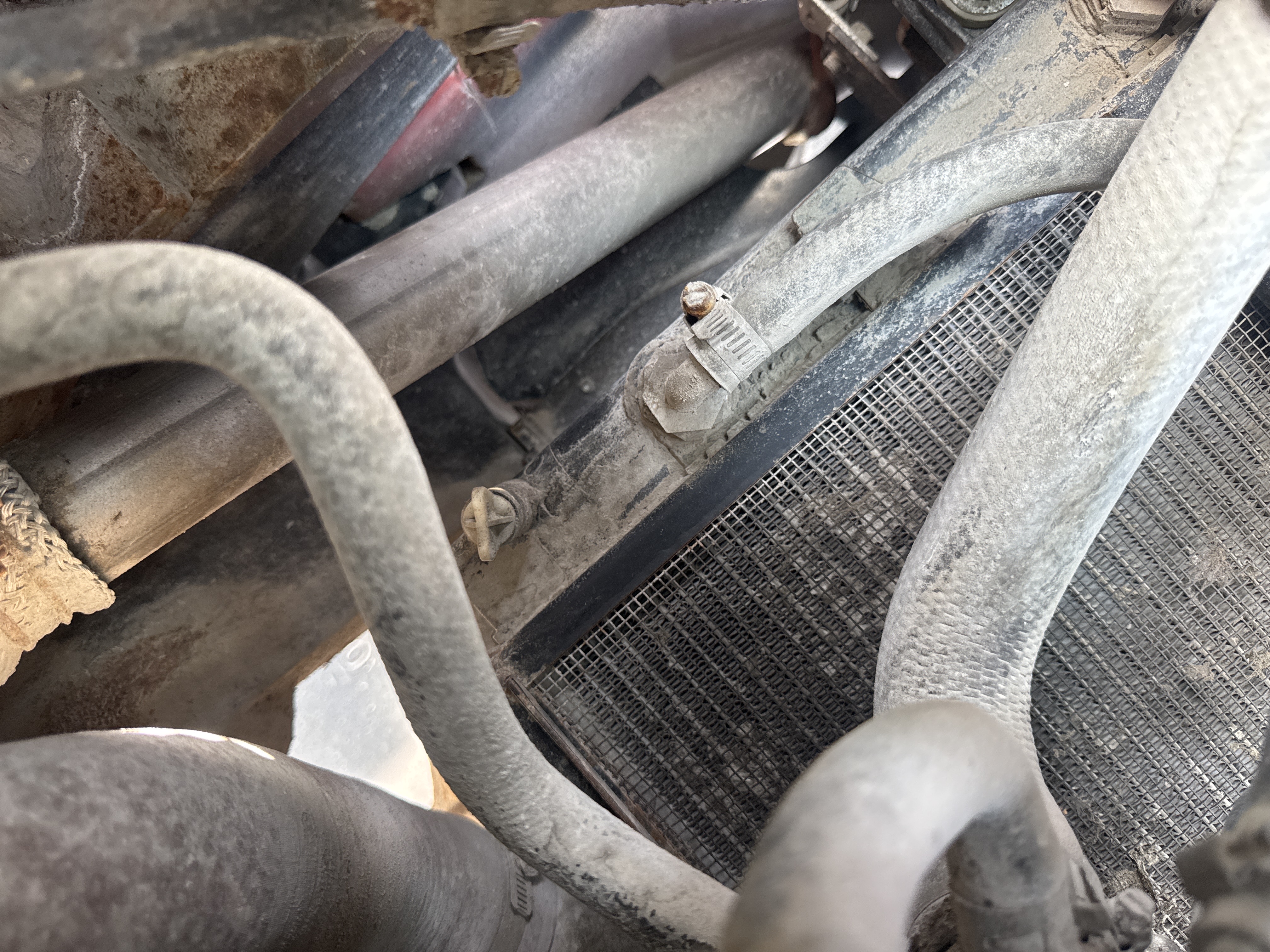 FLM-024-Toyota-8FD50U-Forklifts-inspection-Engine-Radiator,-oil-cooler-and-air-cooler-1