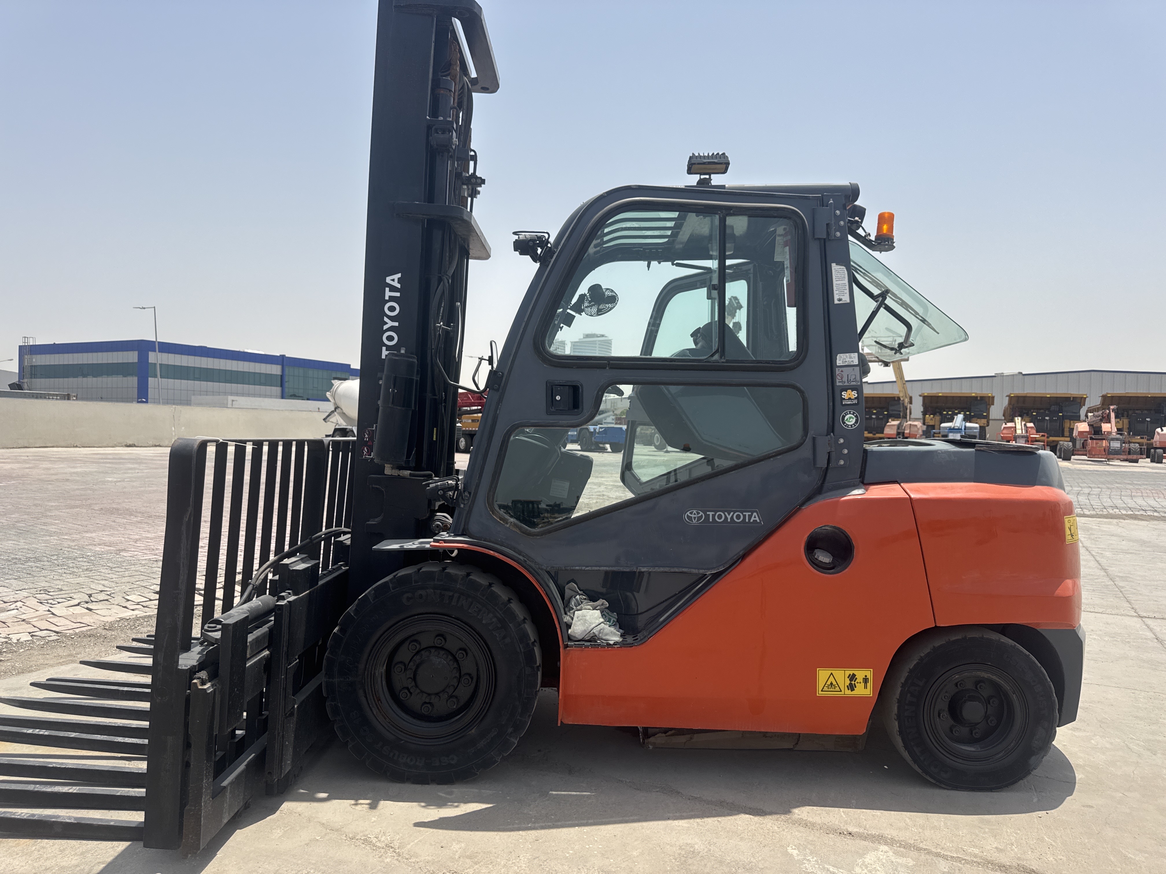 FLM-024-Toyota-8FD50U-Forklifts-inspection-Structure-Paint-1