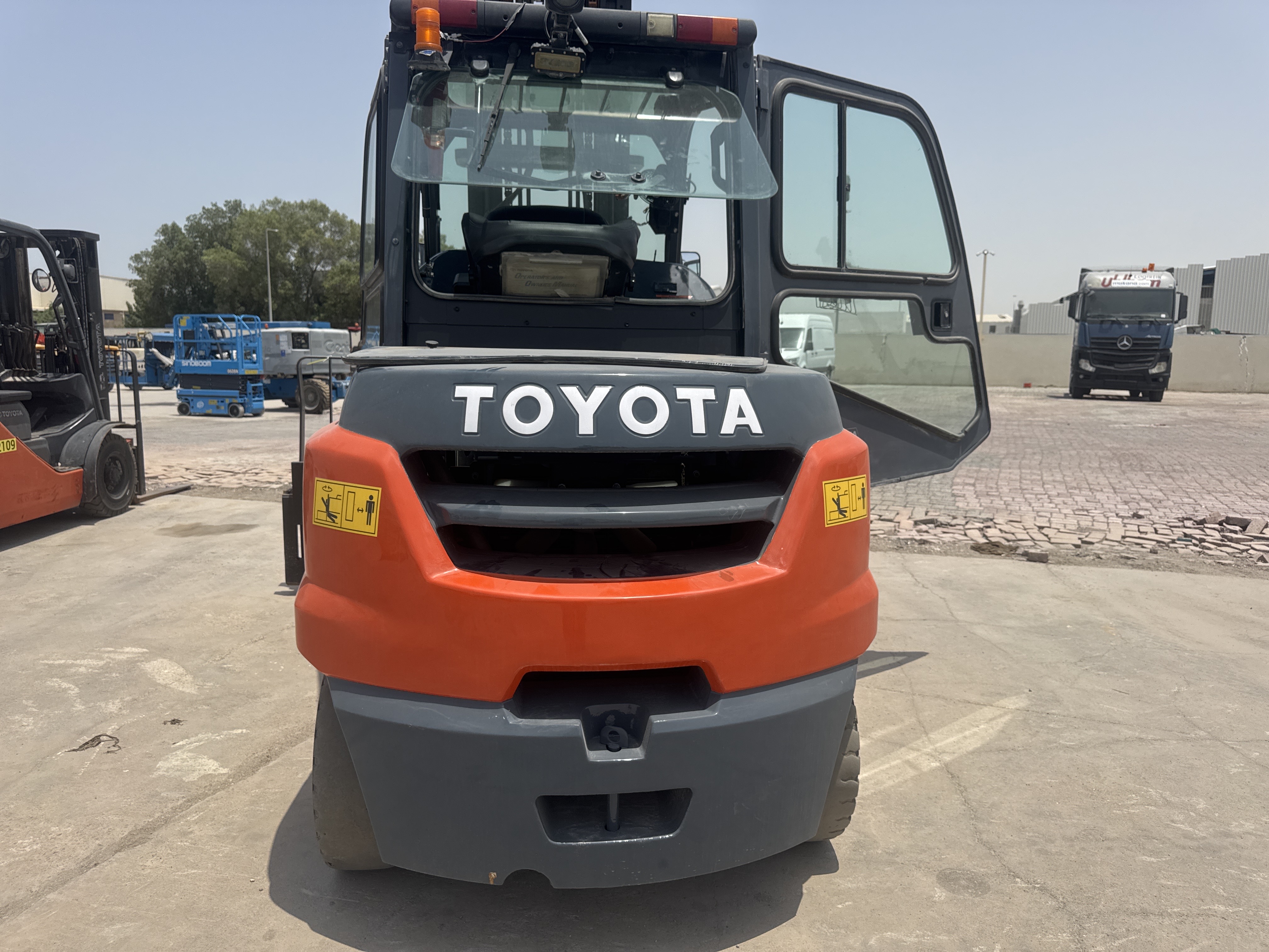 FLM-024-Toyota-8FD50U-Forklifts-inspection-Structure-Paint-1