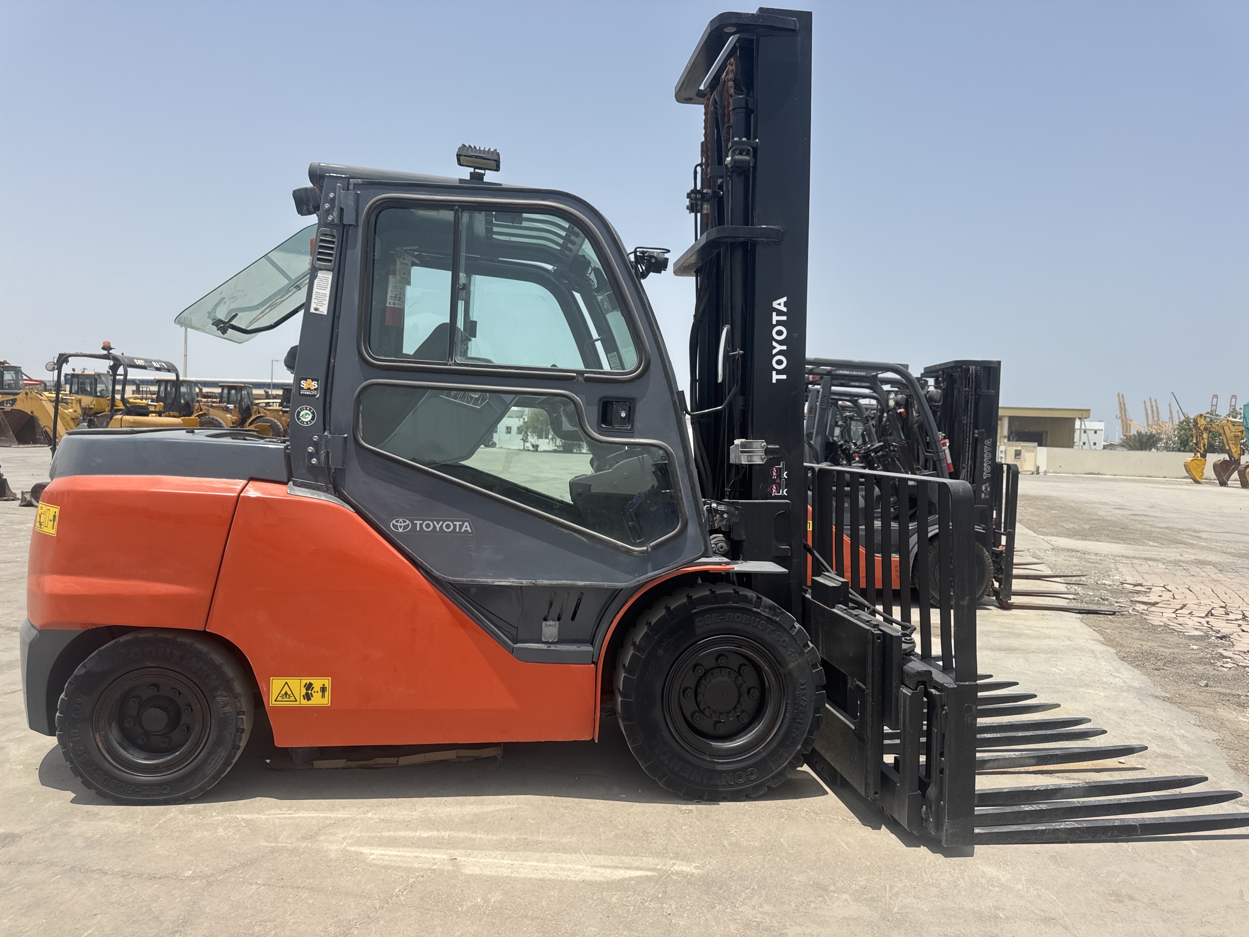FLM-024-Toyota-8FD50U-Forklifts-inspection-Structure-Paint-1