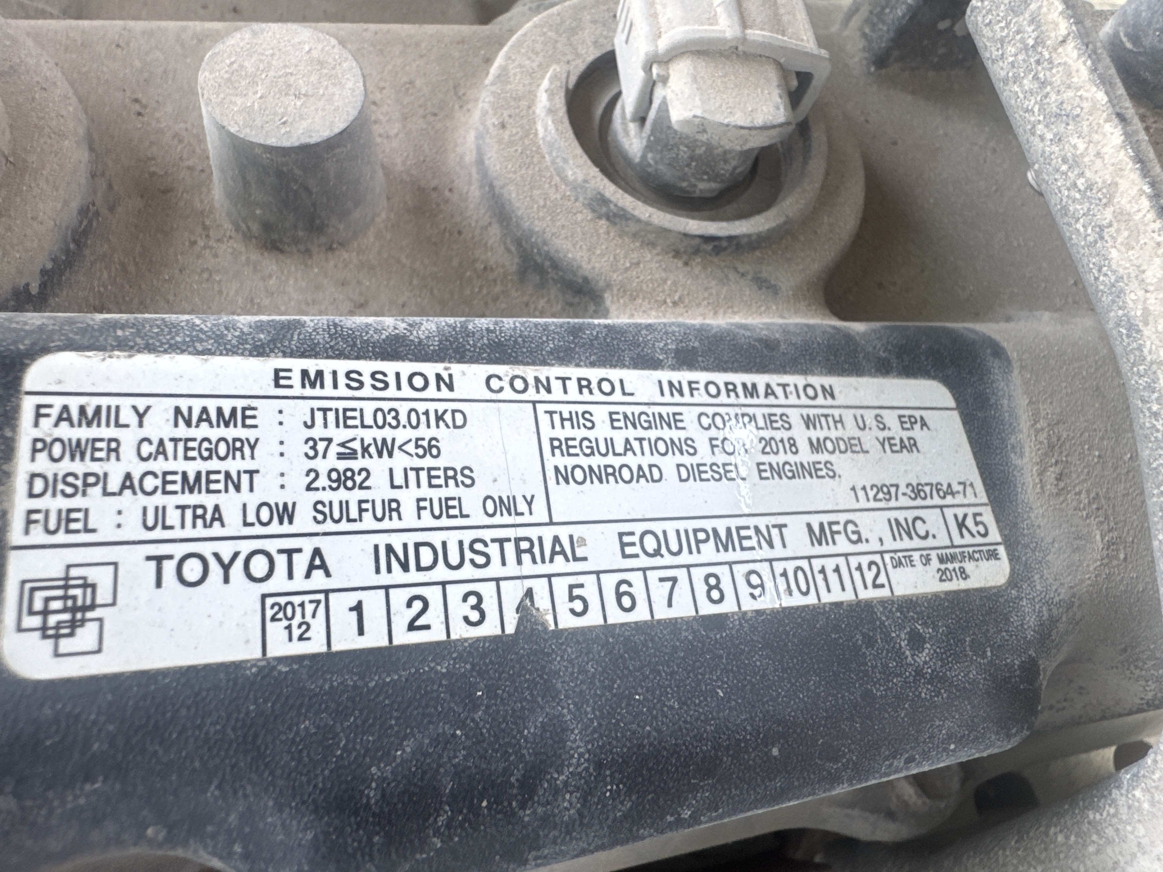FLM-024-Toyota-8FD50U-Forklifts-inspection-General-Emissions-label-1