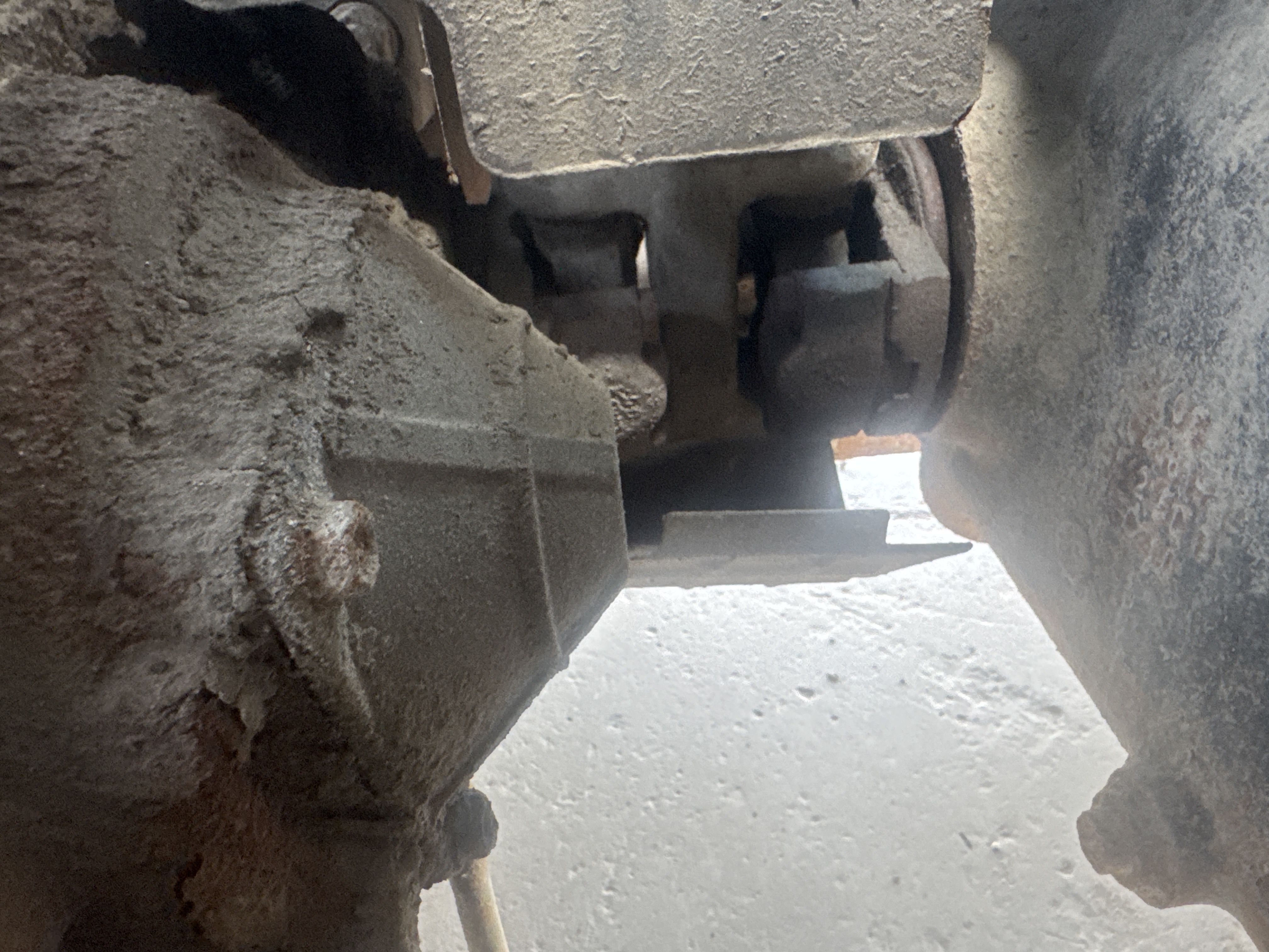 FLM-024-Toyota-8FD50U-Forklifts-inspection-Drive-system-Propeller-shaft-1